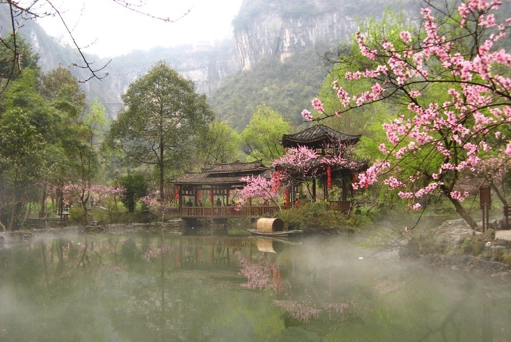 清風(fēng)徐來(lái)花嫣然 清風(fēng)徐來(lái)花嫣然