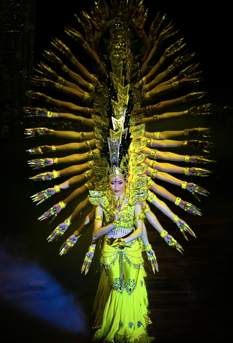 團結,成功之密鑰 -----觀《千手觀音》心得 團結,成功之密鑰 -----觀《千手觀音》心得