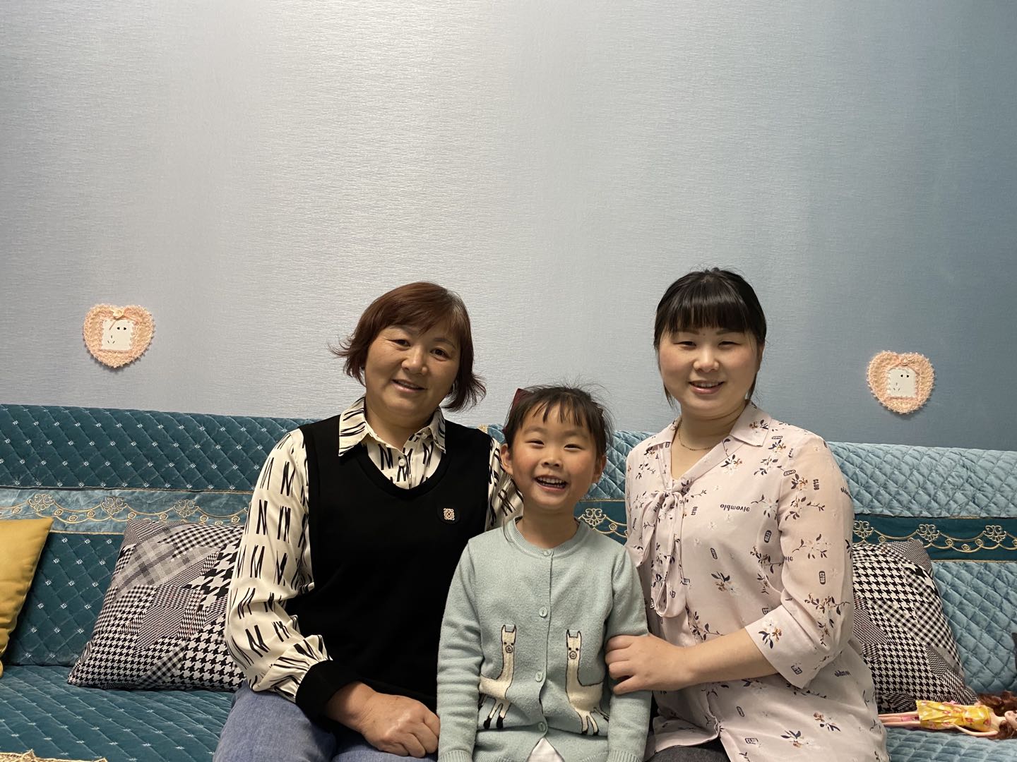 今天,我們把朋友圈留給她…… 今天,我們把朋友圈留給她……