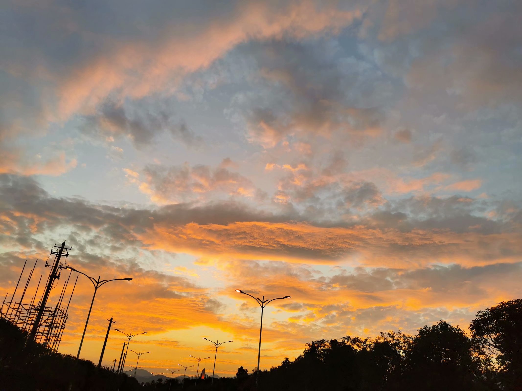 鋼城夏天三部曲 鋼城夏天三部曲