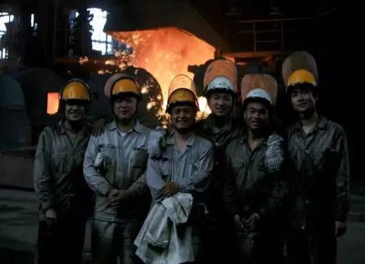 鋼鐵脊梁，振國(guó)希望