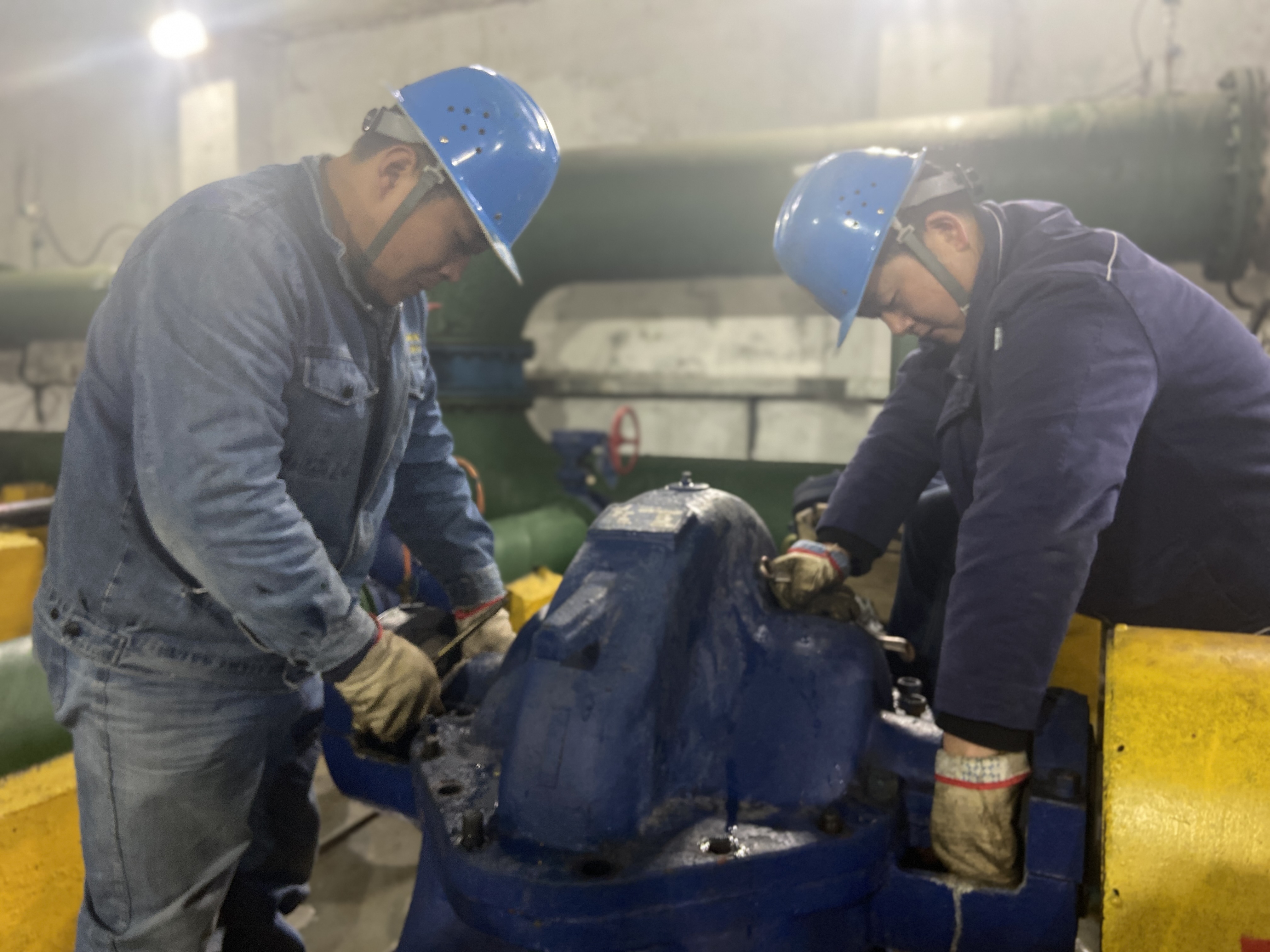 他們,用“敬業福”合成“平安福” 他們,用“敬業福”合成“平安福”