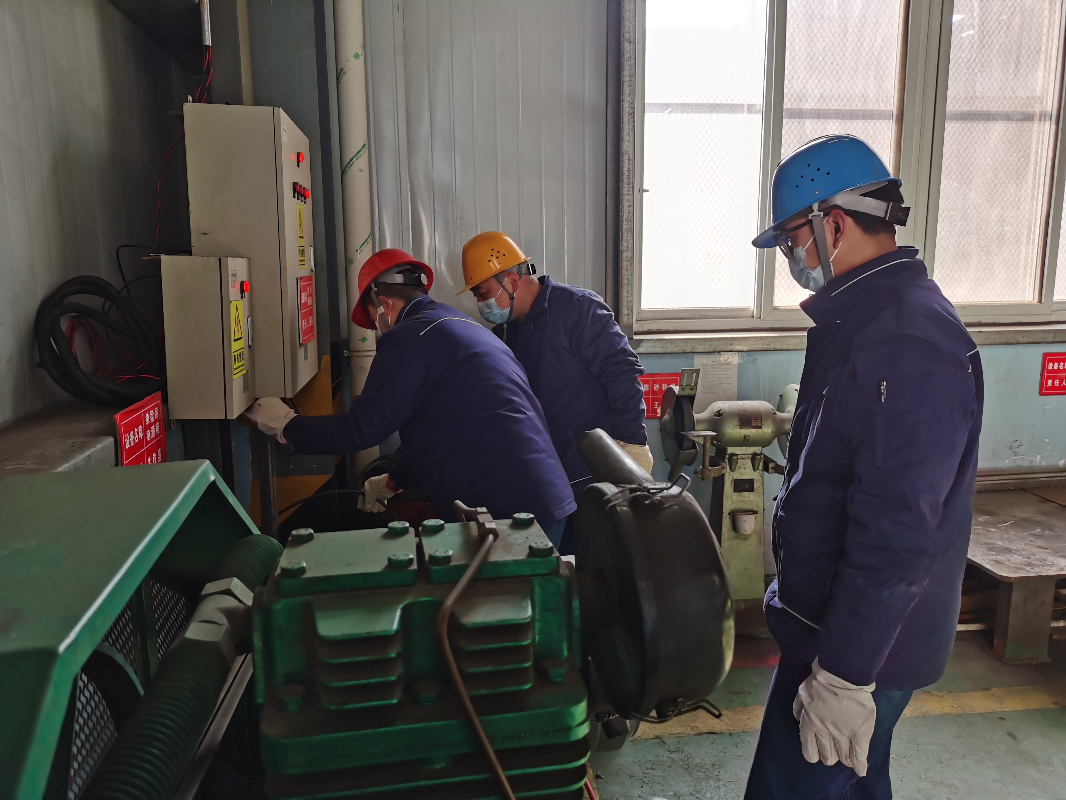 黃帽子的“軸勁兒” 黃帽子的“軸勁兒”