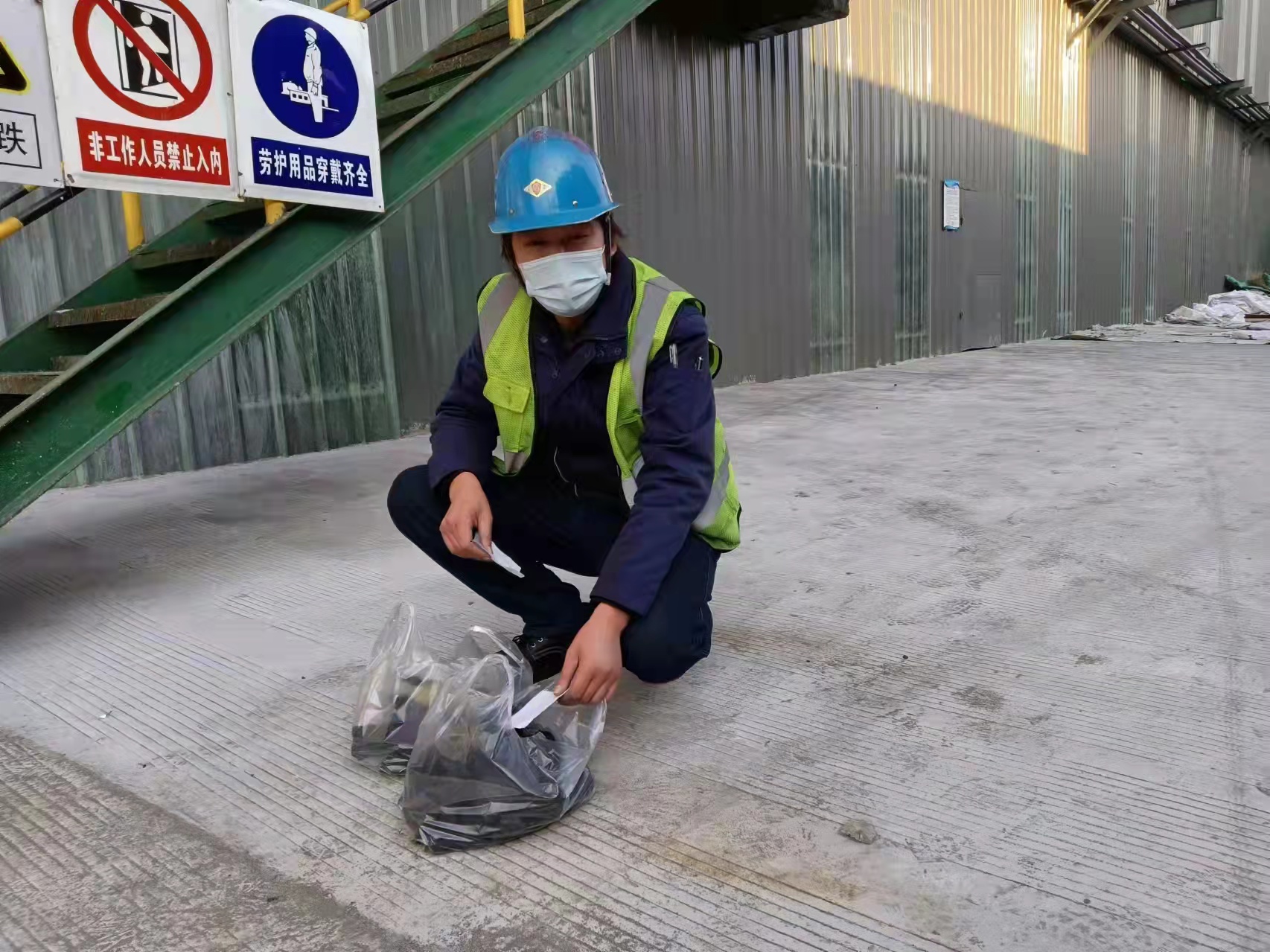 元旦我在崗 堅守不打烊 元旦我在崗 堅守不打烊