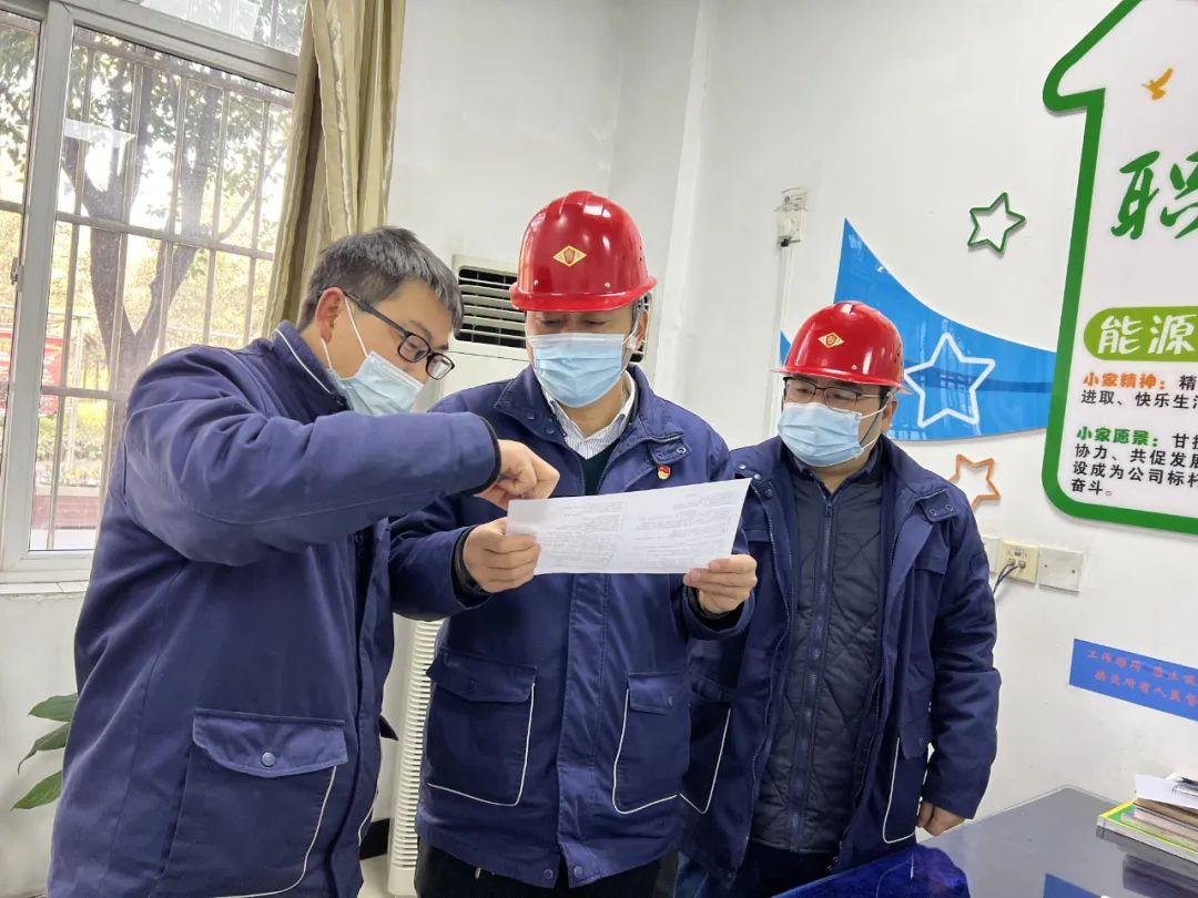 ʹ���ڼ磬���ߡ����oǰ