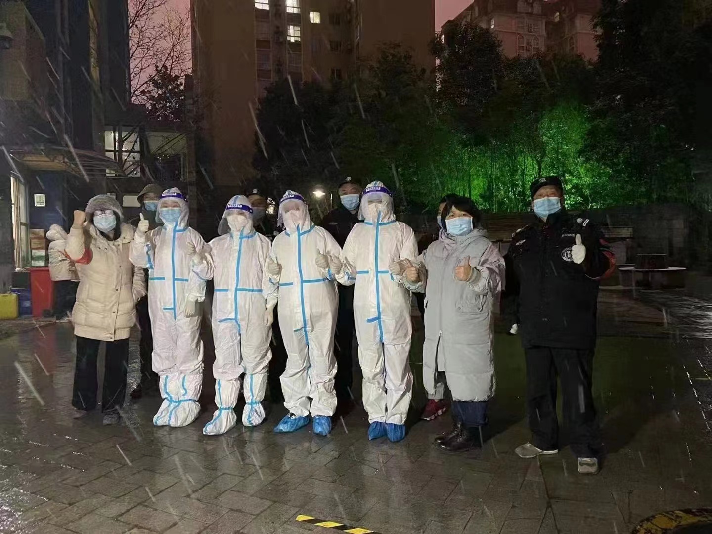 逆行背后的“疫”無反顧 逆行背后的“疫”無反顧