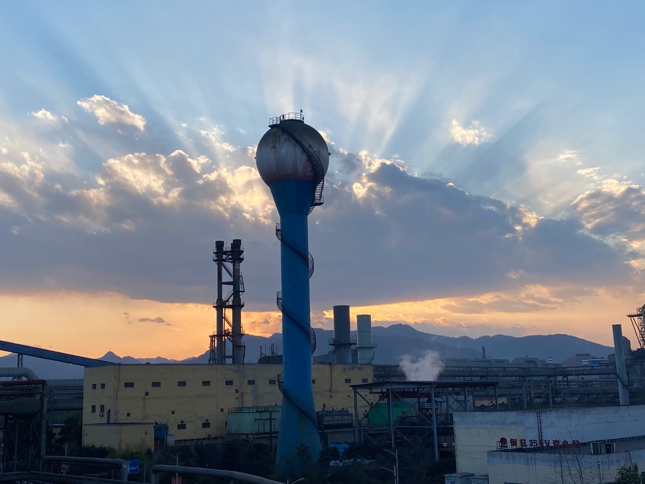 �����L��