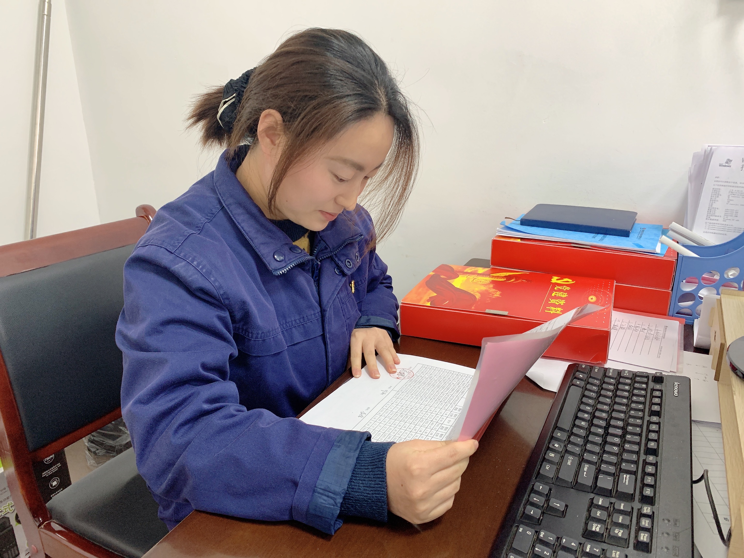 為了美麗鋼城:寒冬里的堅守 為了美麗鋼城:寒冬里的堅守