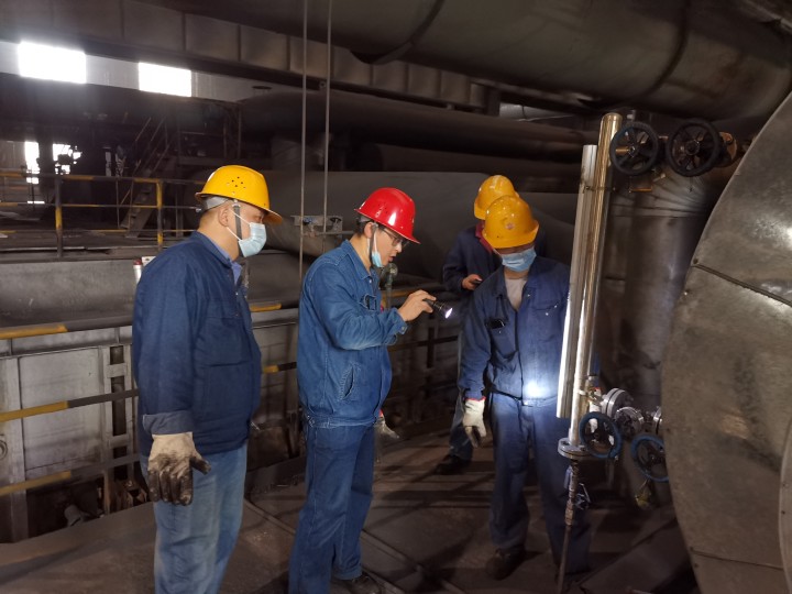 節(jié)日不停歇,堅守崗位不松懈 節(jié)日不停歇,堅守崗位不松懈