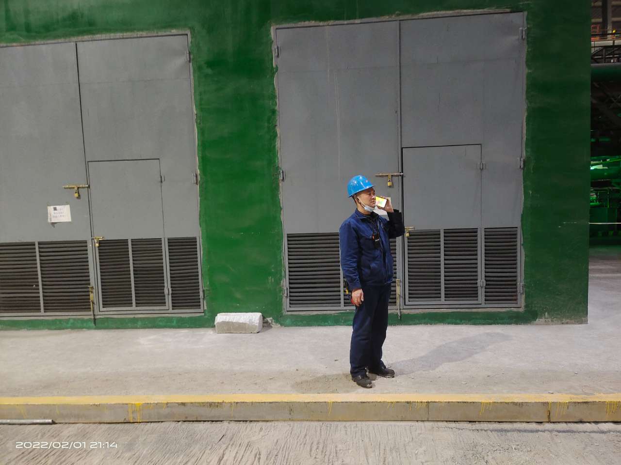 當(dāng)除夕之夜遇到“藍(lán)精靈” 為他們的擔(dān)當(dāng)點(diǎn)贊 當(dāng)除夕之夜遇到“藍(lán)精靈” 為他們的擔(dān)當(dāng)點(diǎn)贊