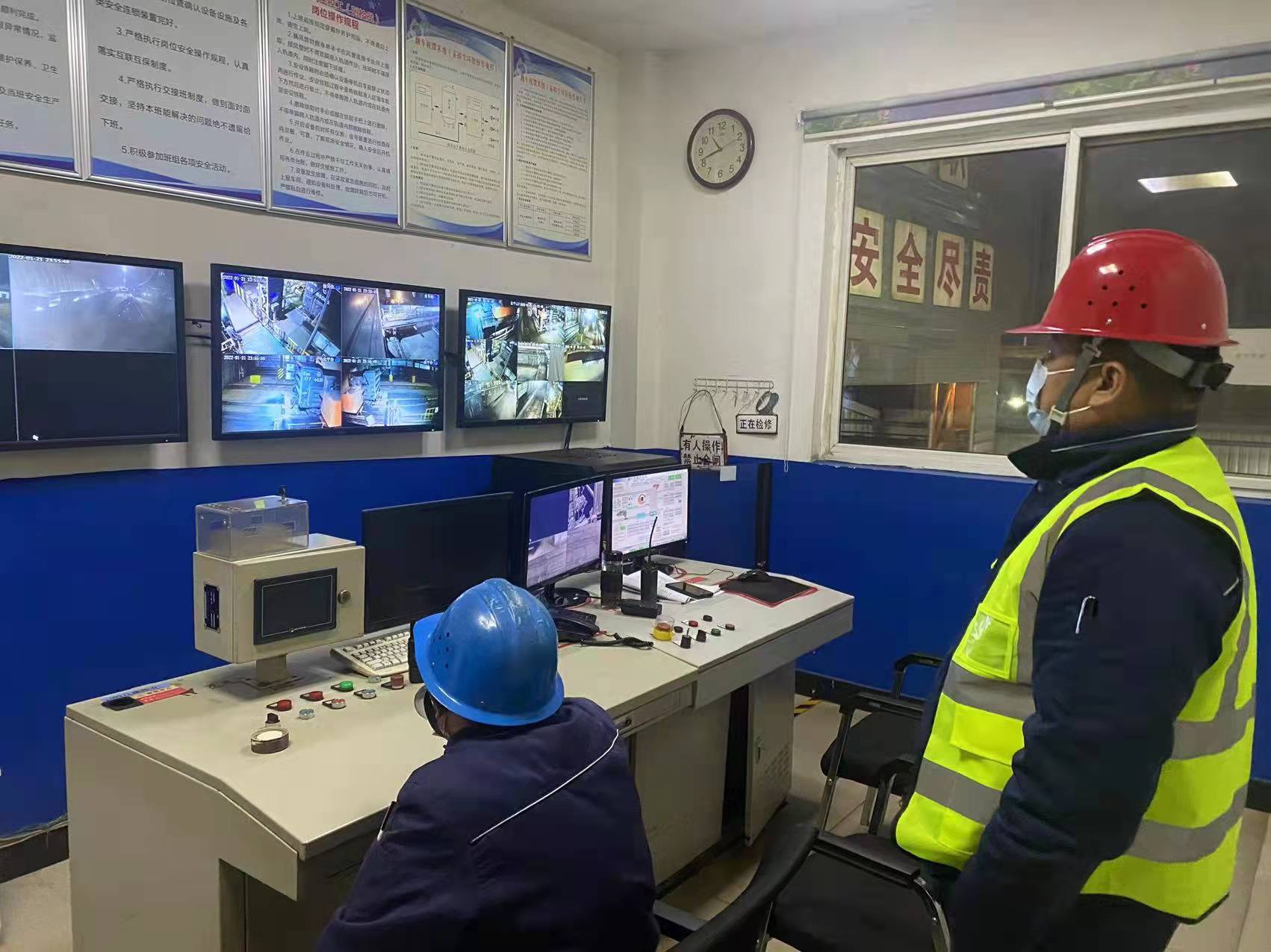 鐵運(yùn)線上的最“酷”背影 鐵運(yùn)線上的最“酷”背影