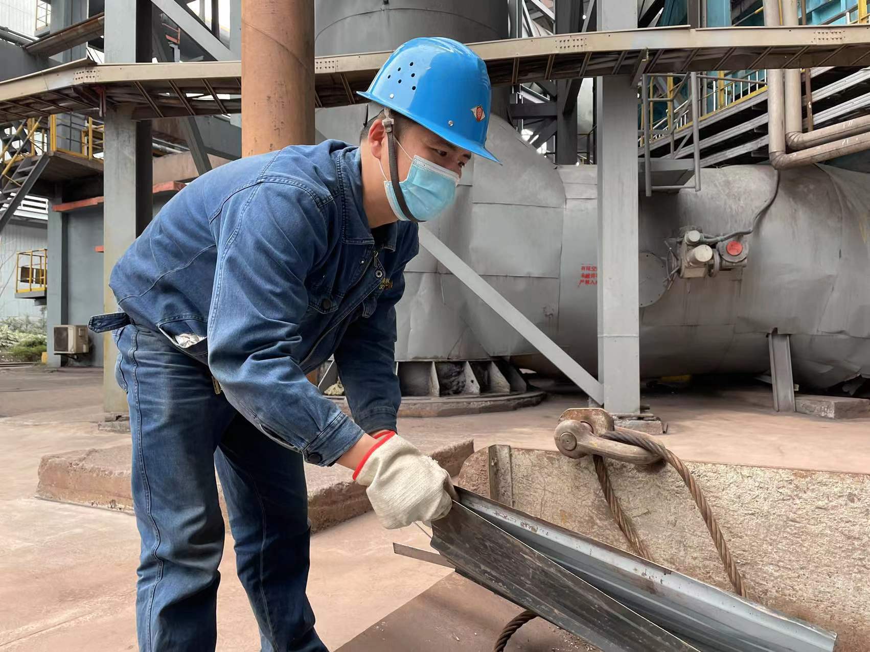 先鋒!平凡崗位上的敬業奉獻 先鋒!平凡崗位上的敬業奉獻