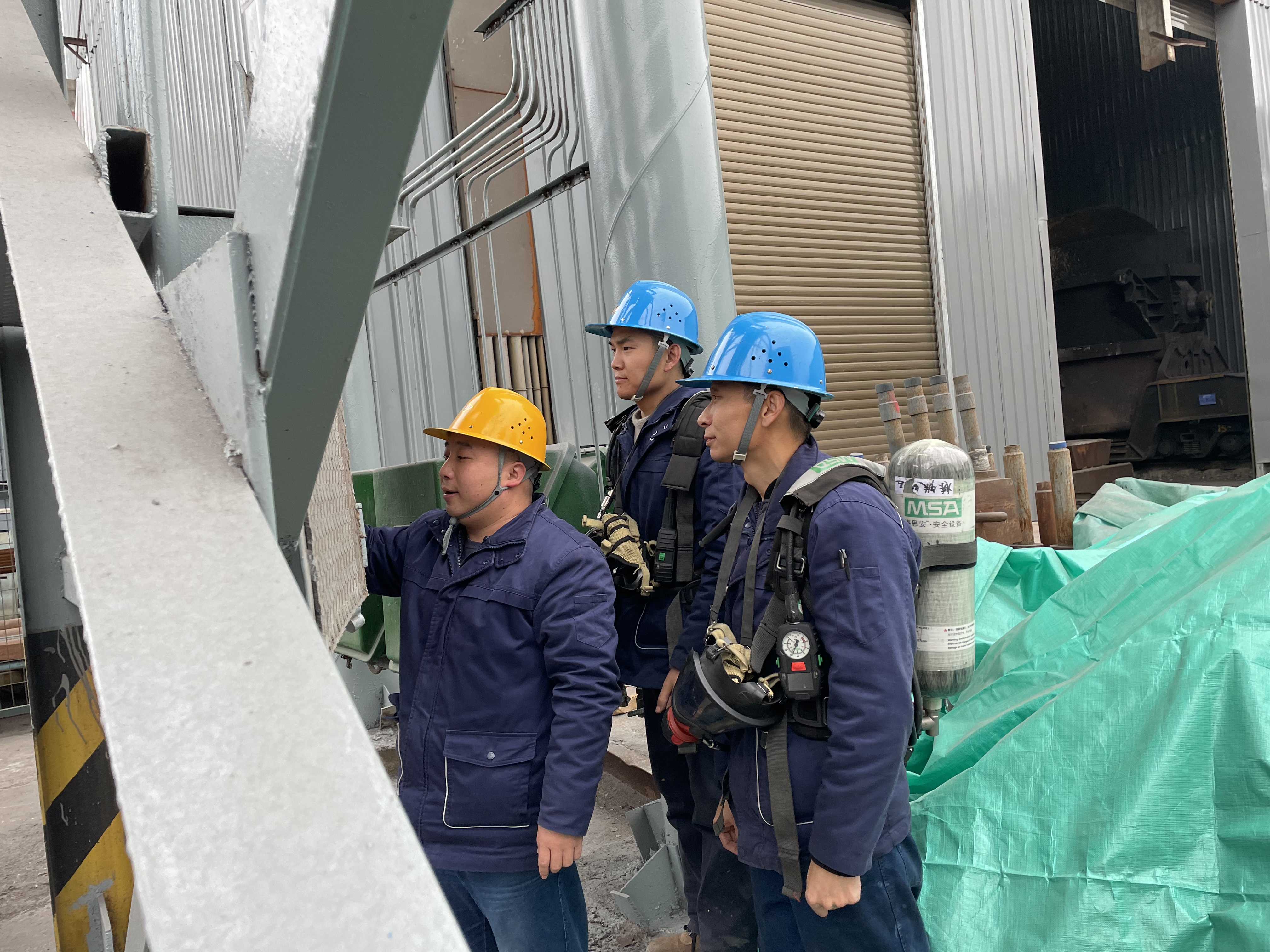 行走在鐵運線上的“鋼軌醫(yī)生” 行走在鐵運線上的“鋼軌醫(yī)生”