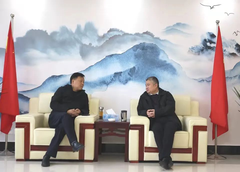 漢中市工信局黨組書記、局長李建強到公司調研 漢中市工信局黨組書記、局長李建強到公司調研