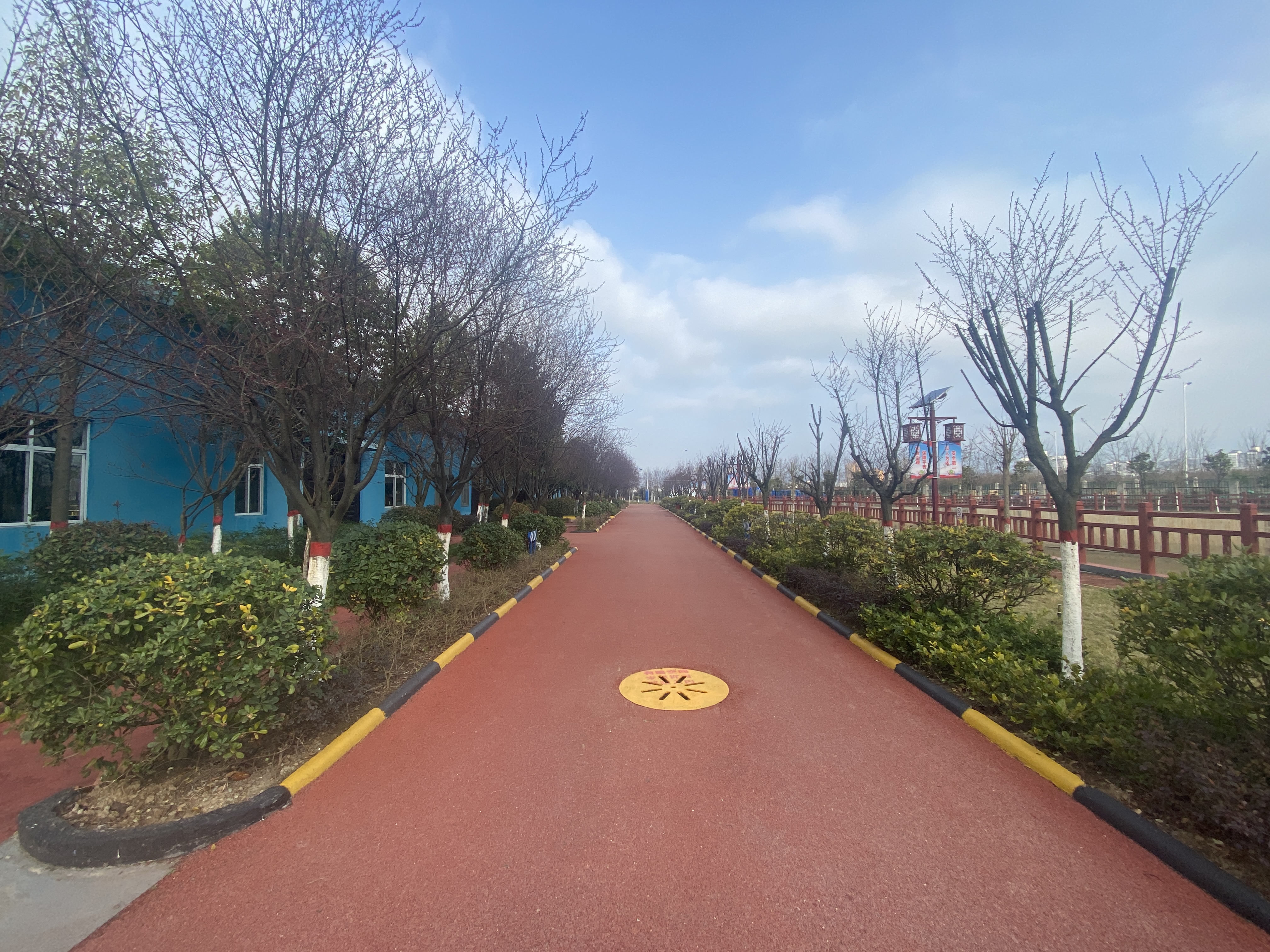 春風(fēng)吹綠十里鋼城