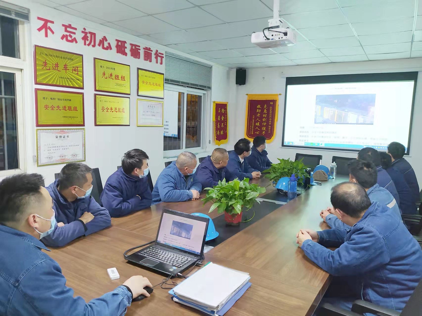 暖春之時,他們同繪最美“春耕圖” 暖春之時,他們同繪最美“春耕圖”