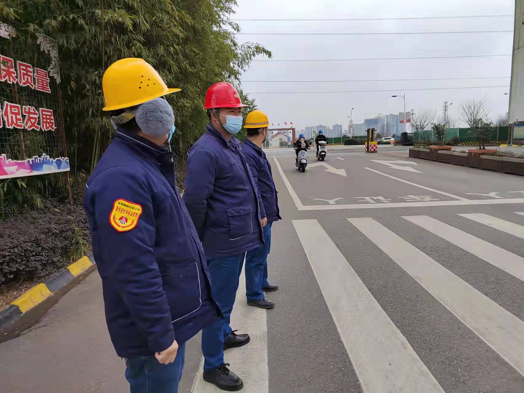 �۽��^���ߣ� ƽ����λչ�L��