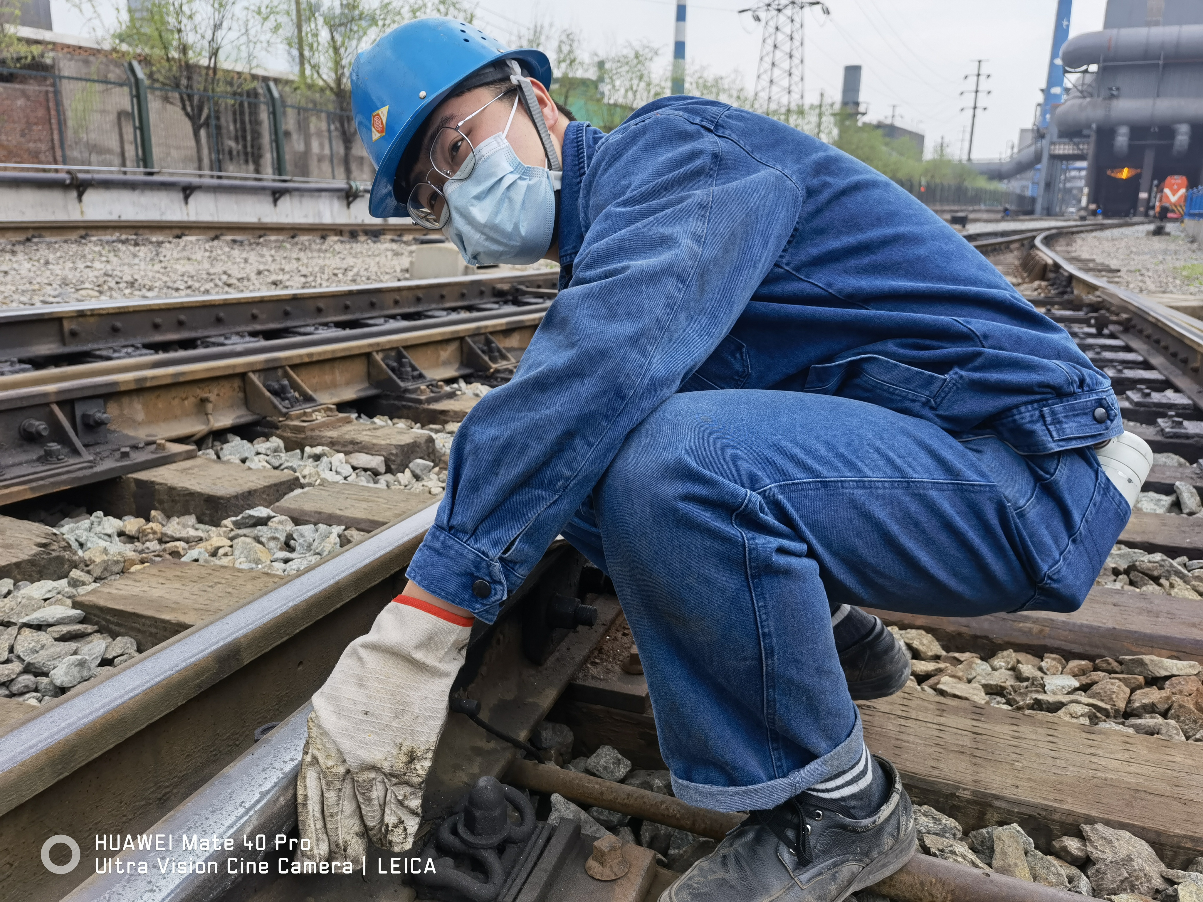 陽春三月,最美青春與鋼城共綻放 陽春三月,最美青春與鋼城共綻放