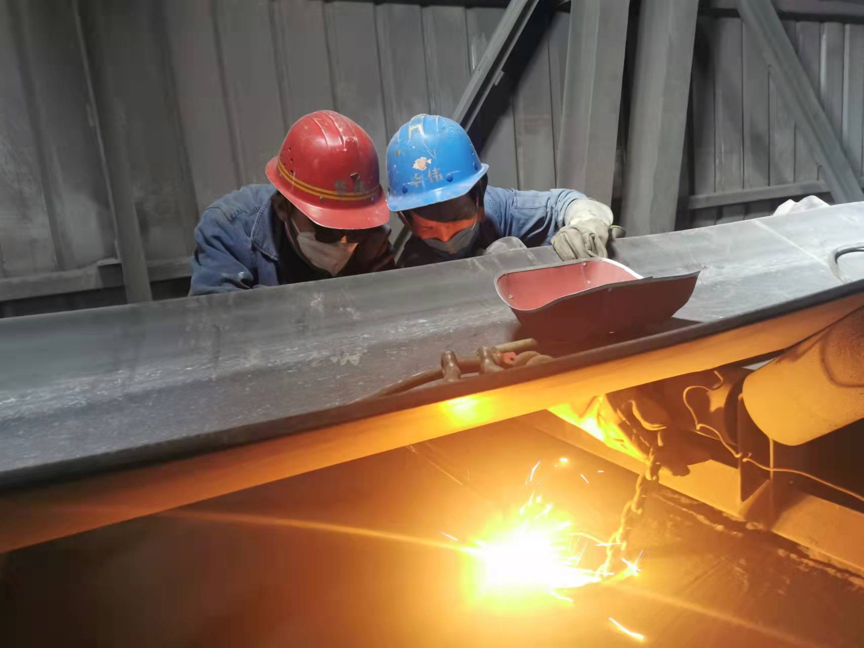 Ƥ����ƫ�y�}�K�ڽ�Q�ˣ�