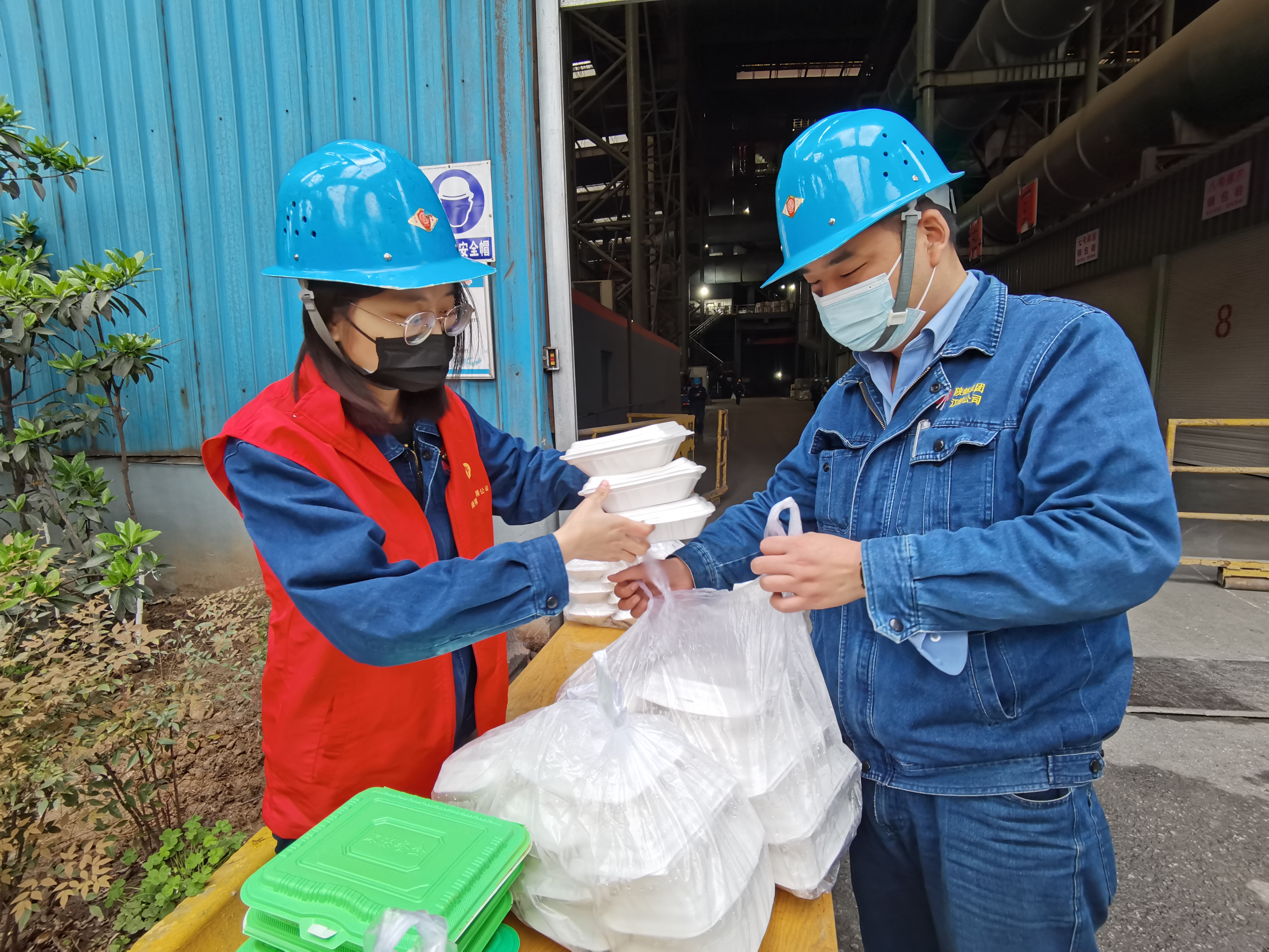 快看,檢修現場的“三角梅” 快看,檢修現場的“三角梅”