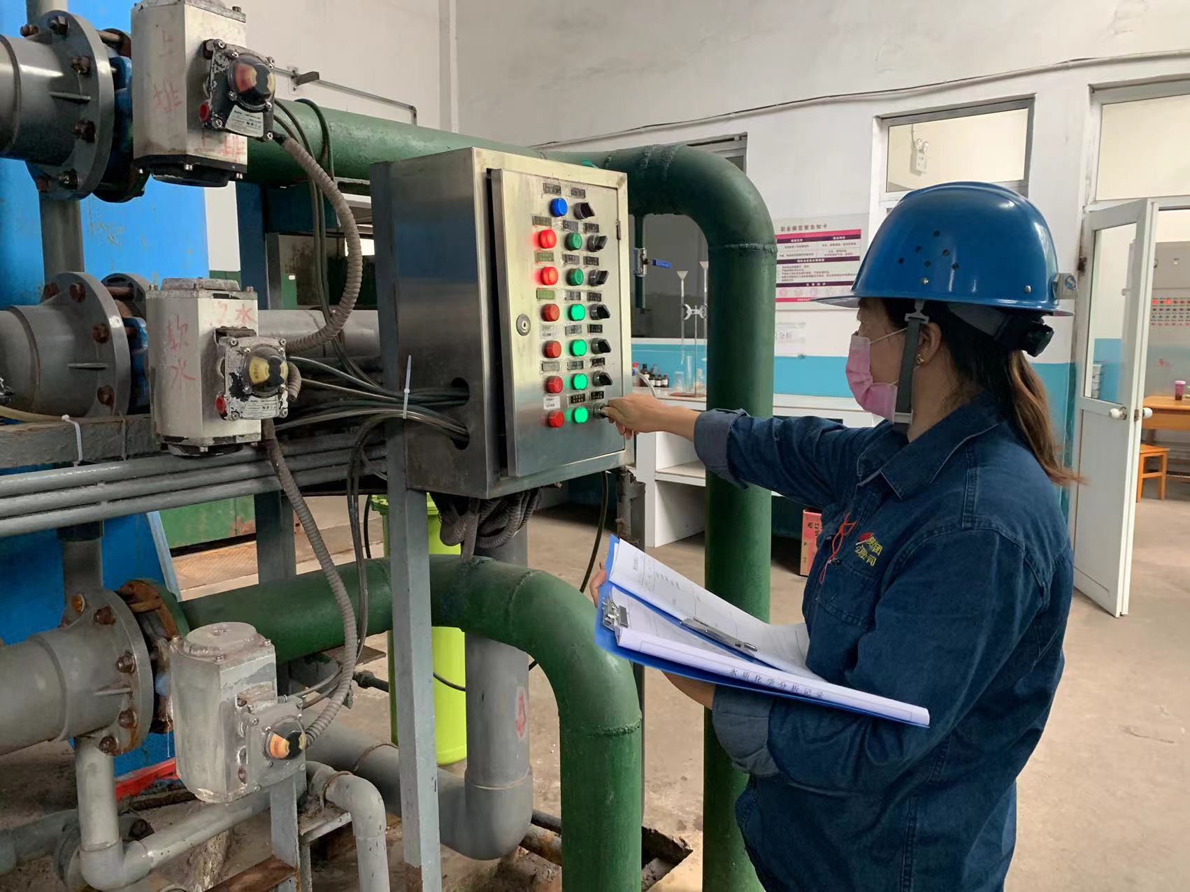 最美不過巾幗色 不讓須眉揚風采 最美不過巾幗色 不讓須眉揚風采