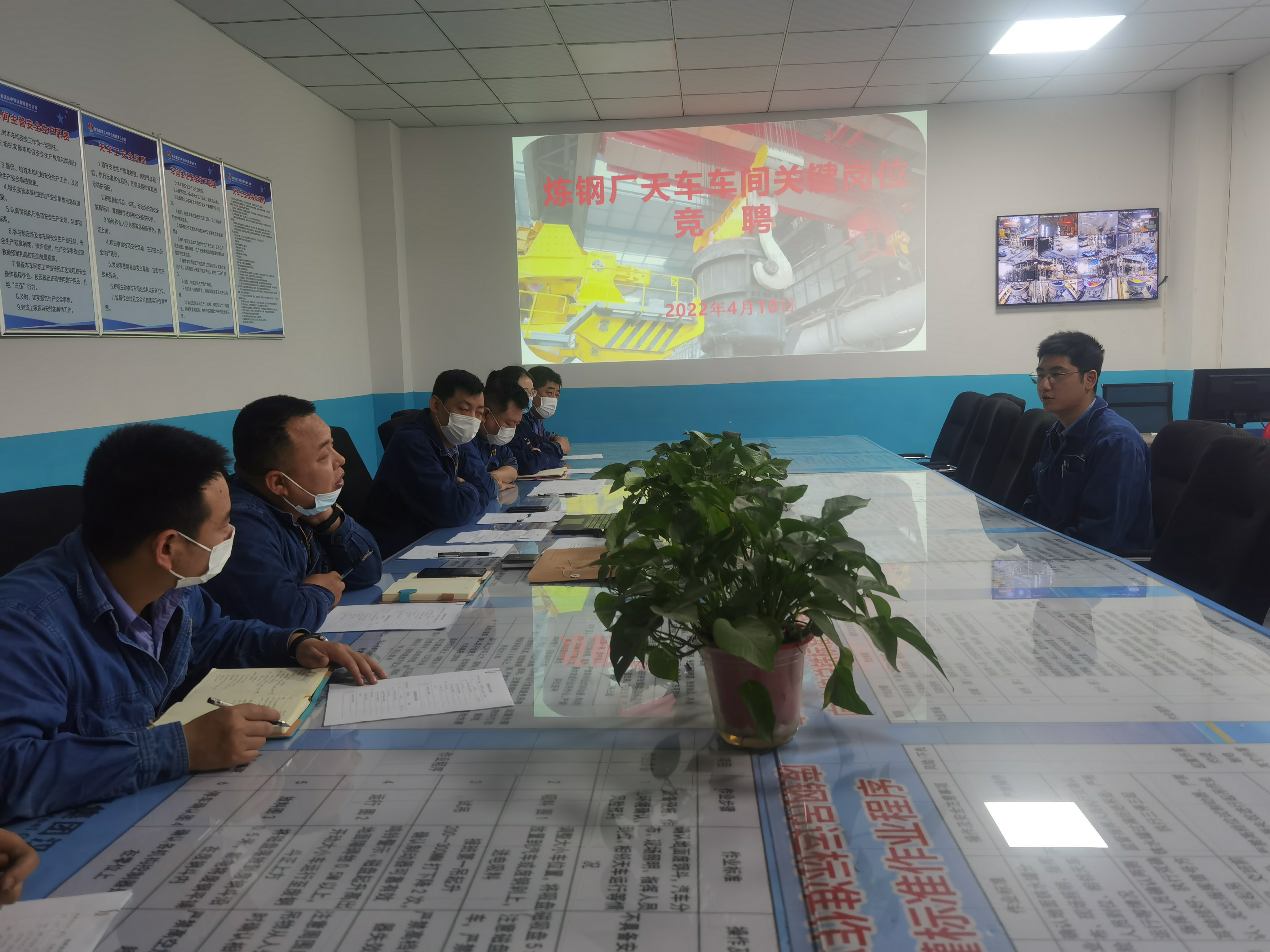 �ĸ��𣬏ġ�·�ںη�������·���_�¡�