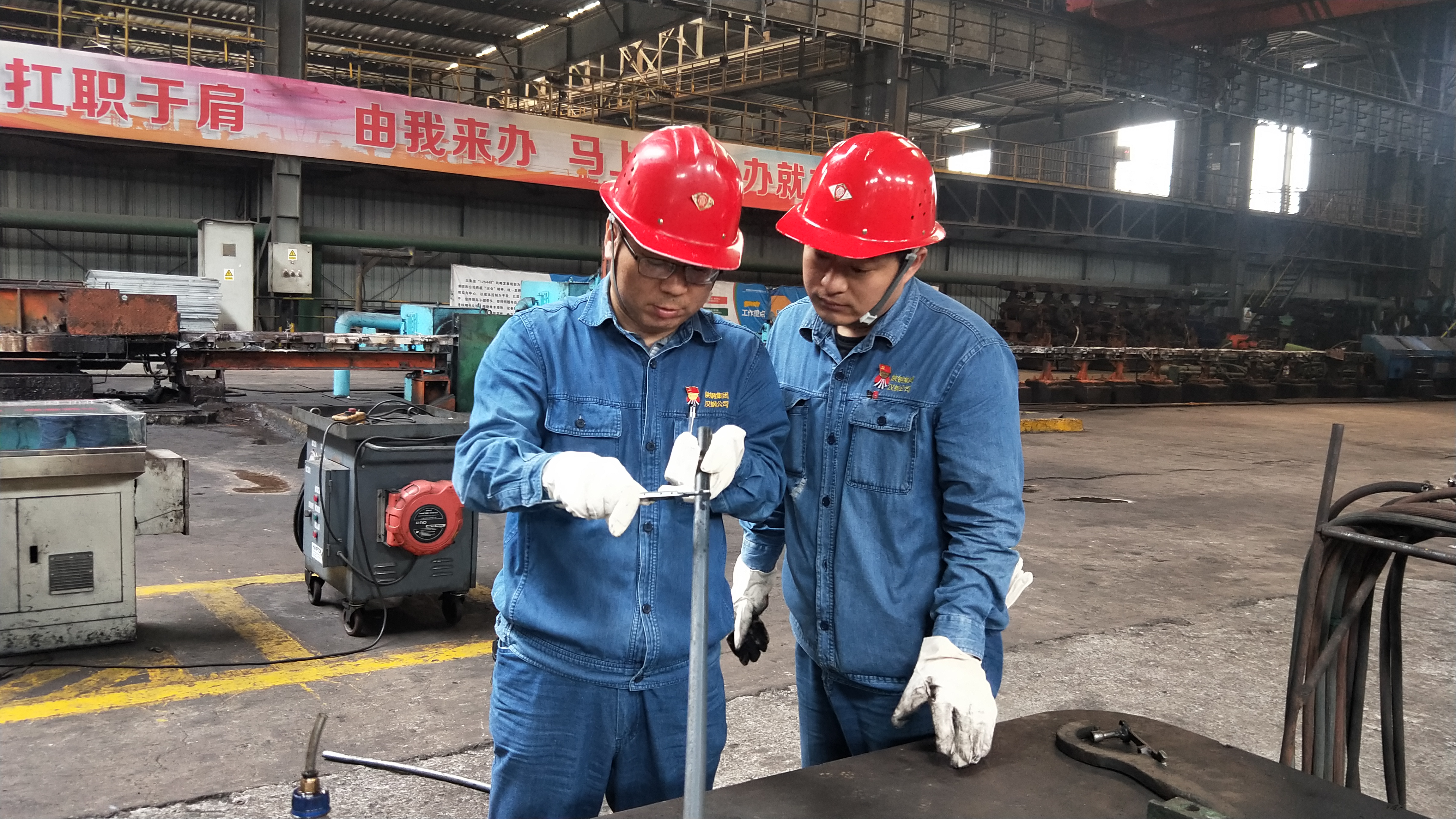 激流勇進 砥礪前行 推動高質量發展的領航人 ——記漢中市2017-2018年度勞動模范張滄浪 激流勇進 砥礪前行 推動高質量發展的領航人 ——記漢中市2017-2018年度勞動模范張滄浪