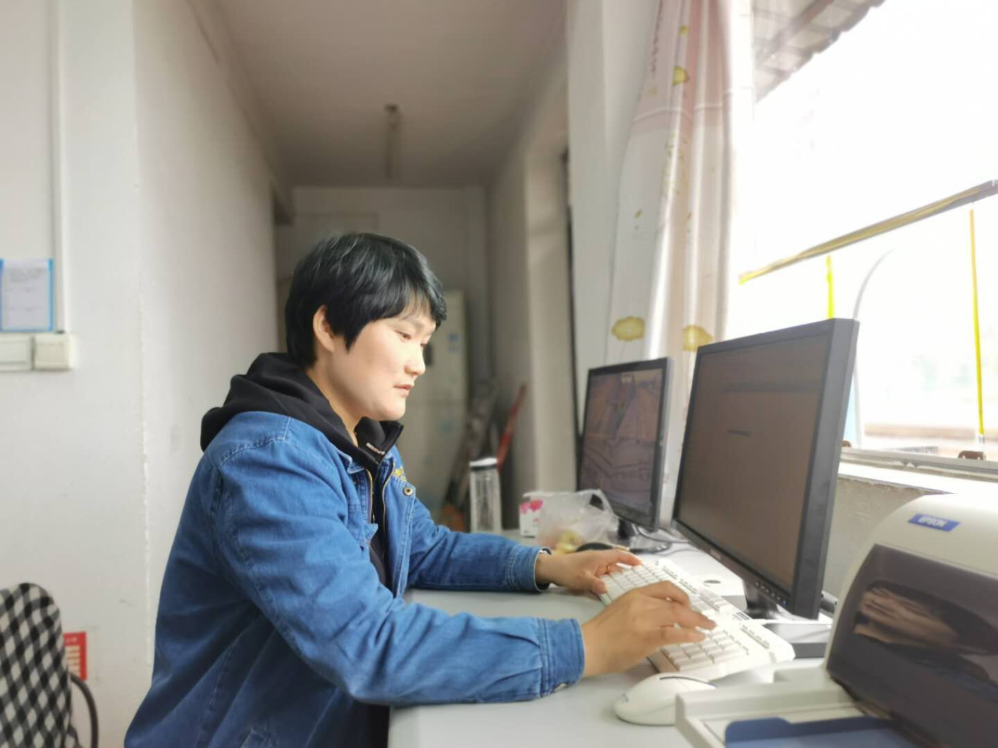 激揚(yáng)愛崗情 彰顯巾幗力——記“巾幗能手”王嬌艷的鋼樣年華 激揚(yáng)愛崗情 彰顯巾幗力——記“巾幗能手”王嬌艷的鋼樣年華