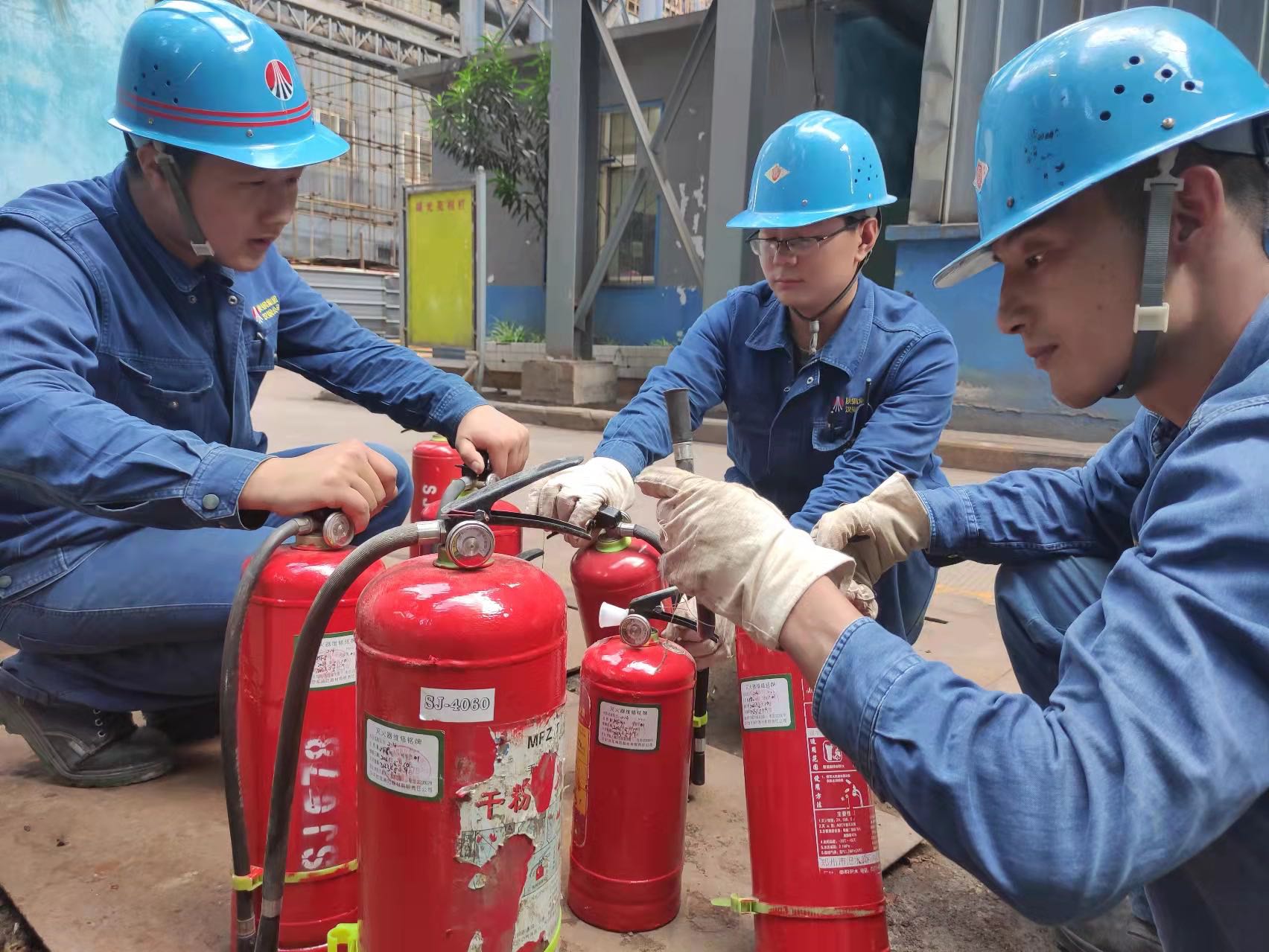 堅定不移抓好安全生產(chǎn) 堅定不移抓好安全生產(chǎn)