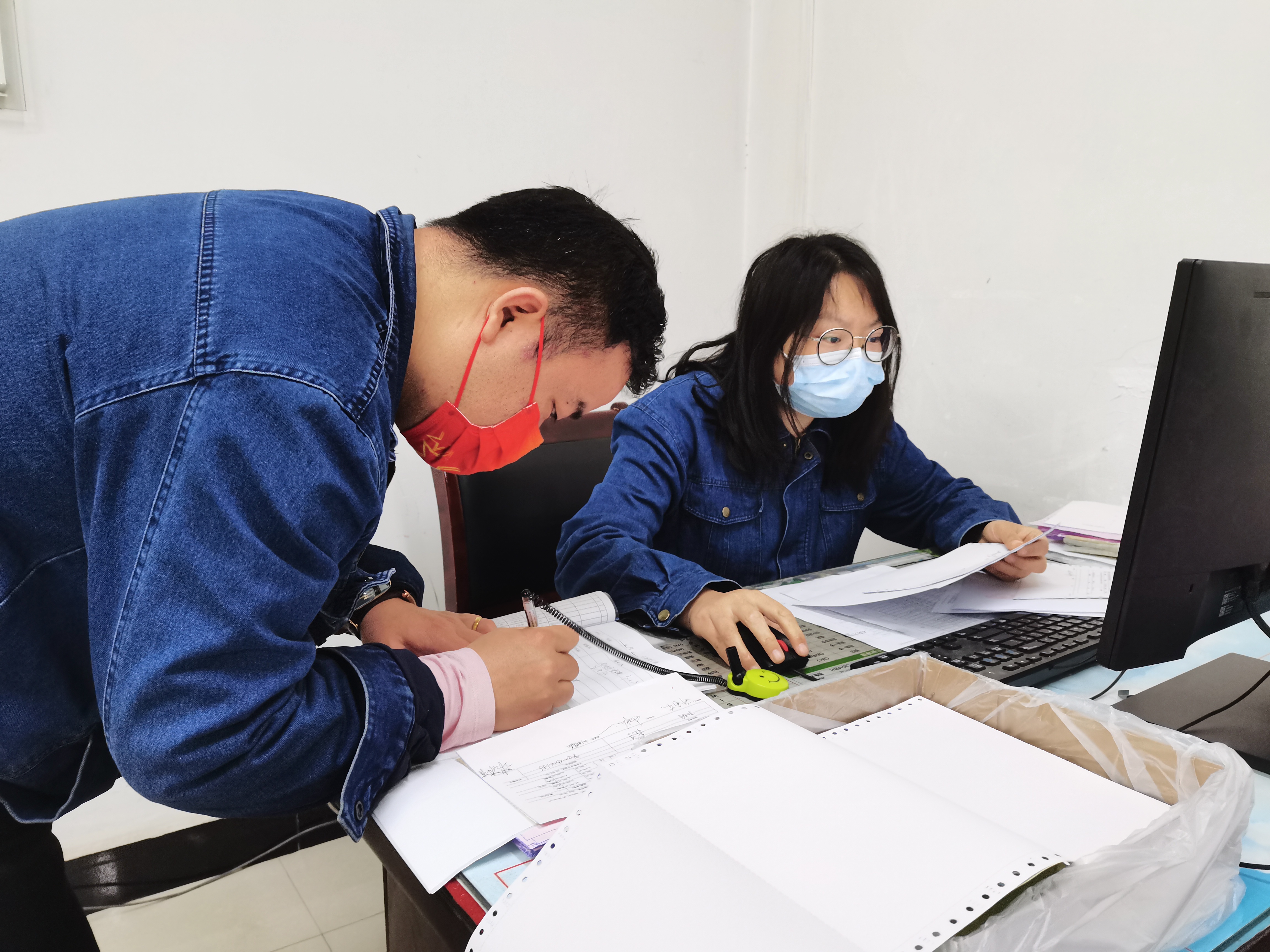 用堅守筑就節日“最美風景線” 用堅守筑就節日“最美風景線”