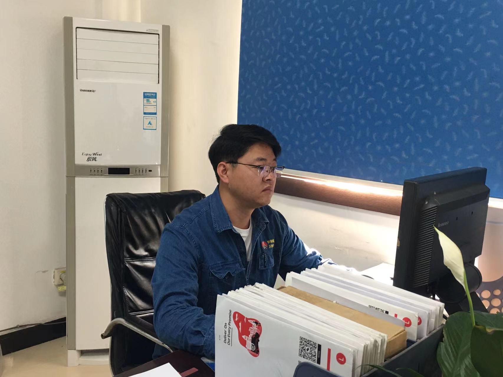 “奮進者”小曹 “奮進者”小曹