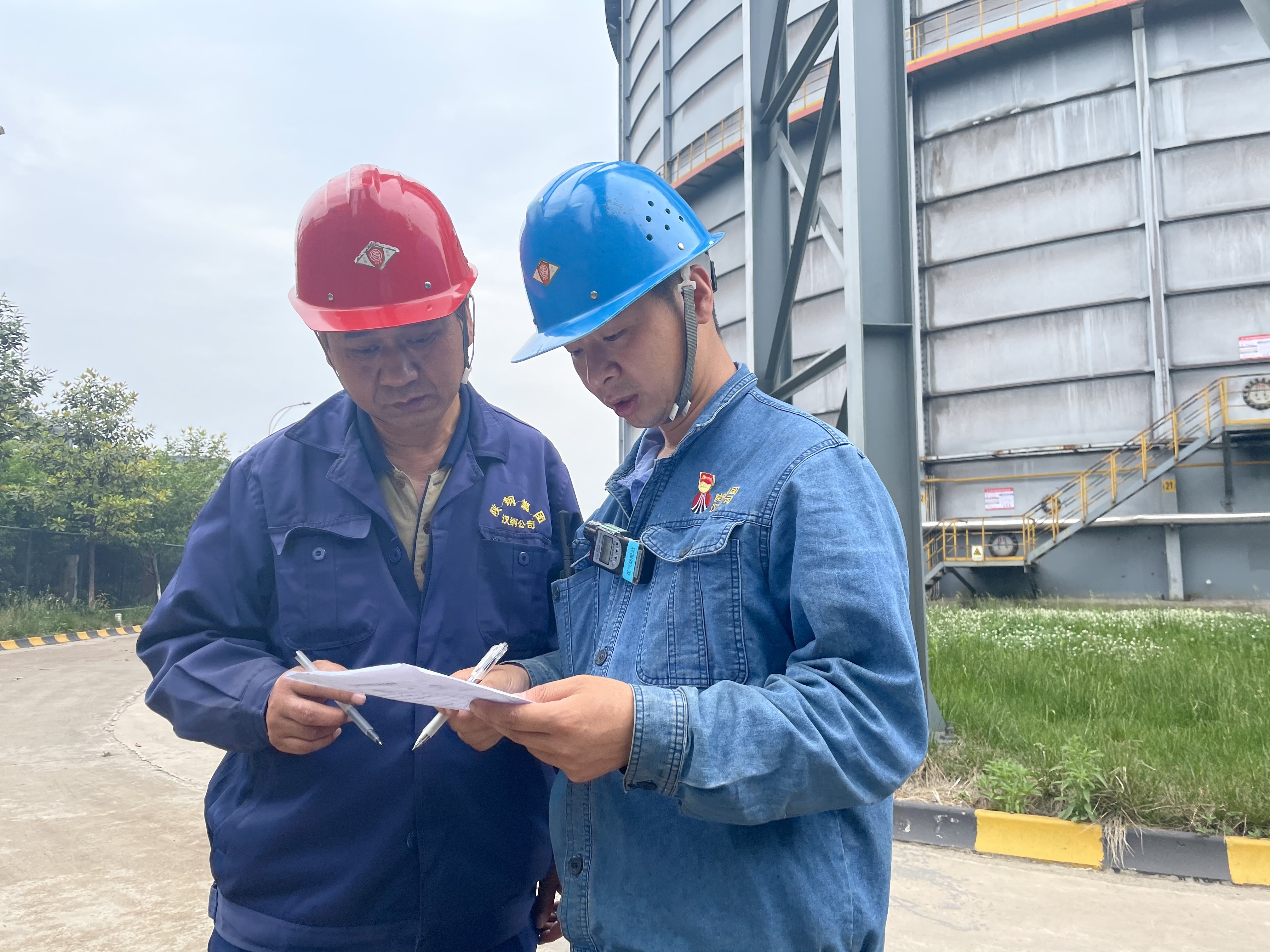 90后班長(zhǎng) 預(yù)備黨員不“預(yù)備” 90后班長(zhǎng) 預(yù)備黨員不“預(yù)備”