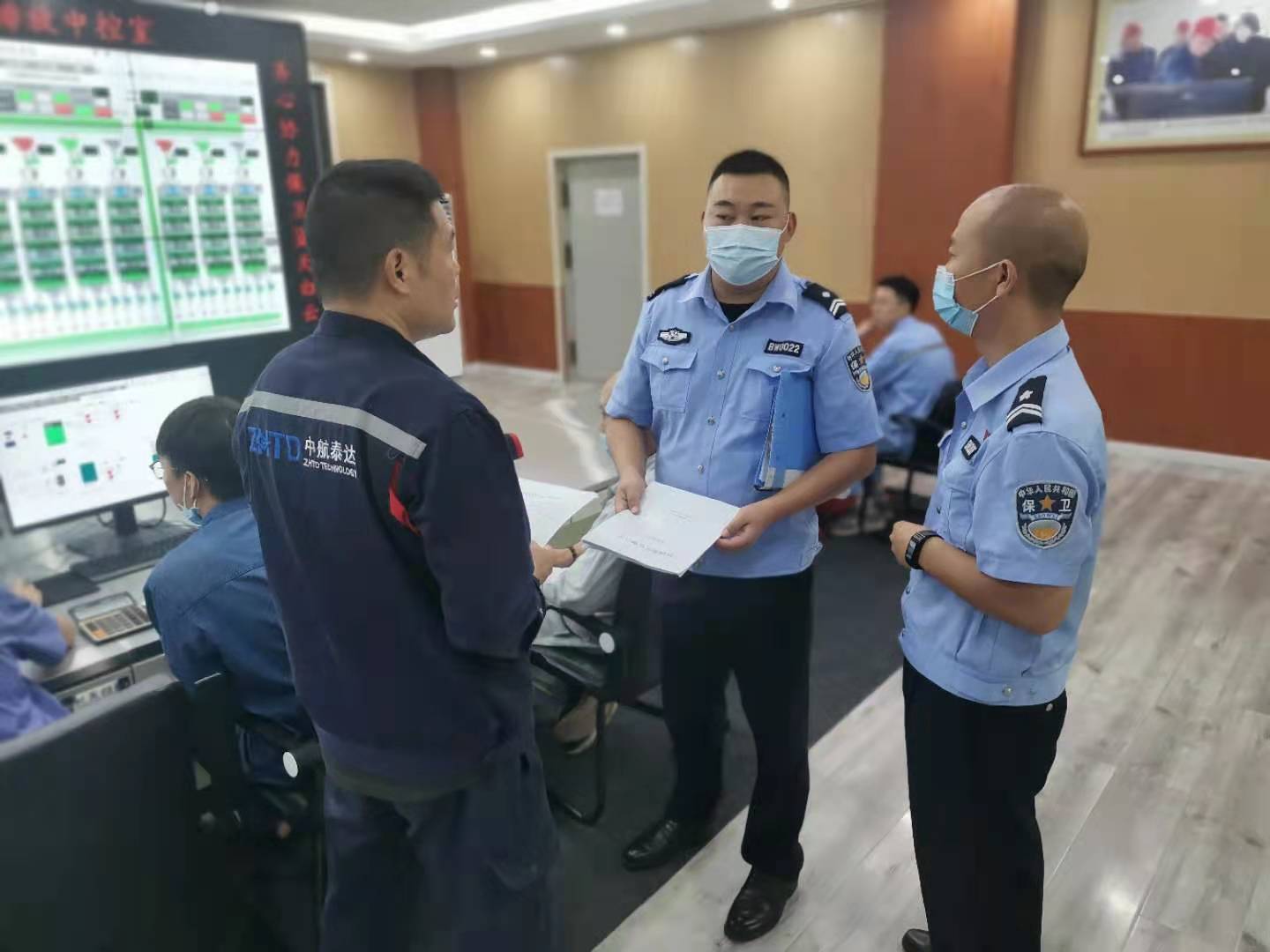 情系信訪終不悔,甘灑熱血寫春秋 ——記陜煤集團2020-2021年最美信訪干部陳開霖 情系信訪終不悔,甘灑熱血寫春秋 ——記陜煤集團2020-2021年最美信訪干部陳開霖