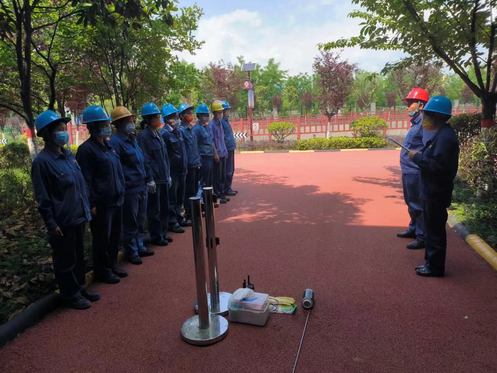 乘風(fēng)破浪的“牛班長” 乘風(fēng)破浪的“牛班長”