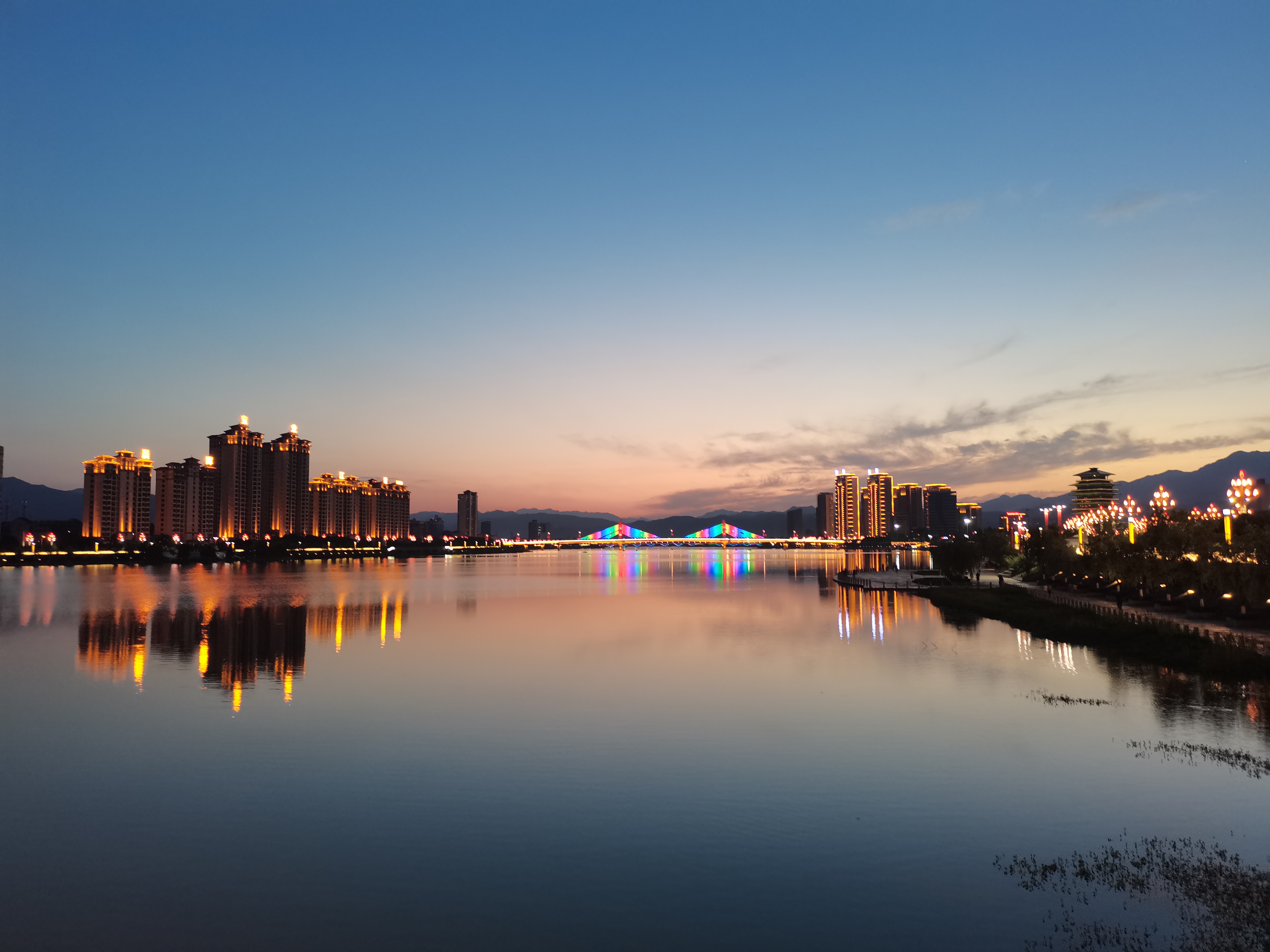 ҹɫ��ĝh����