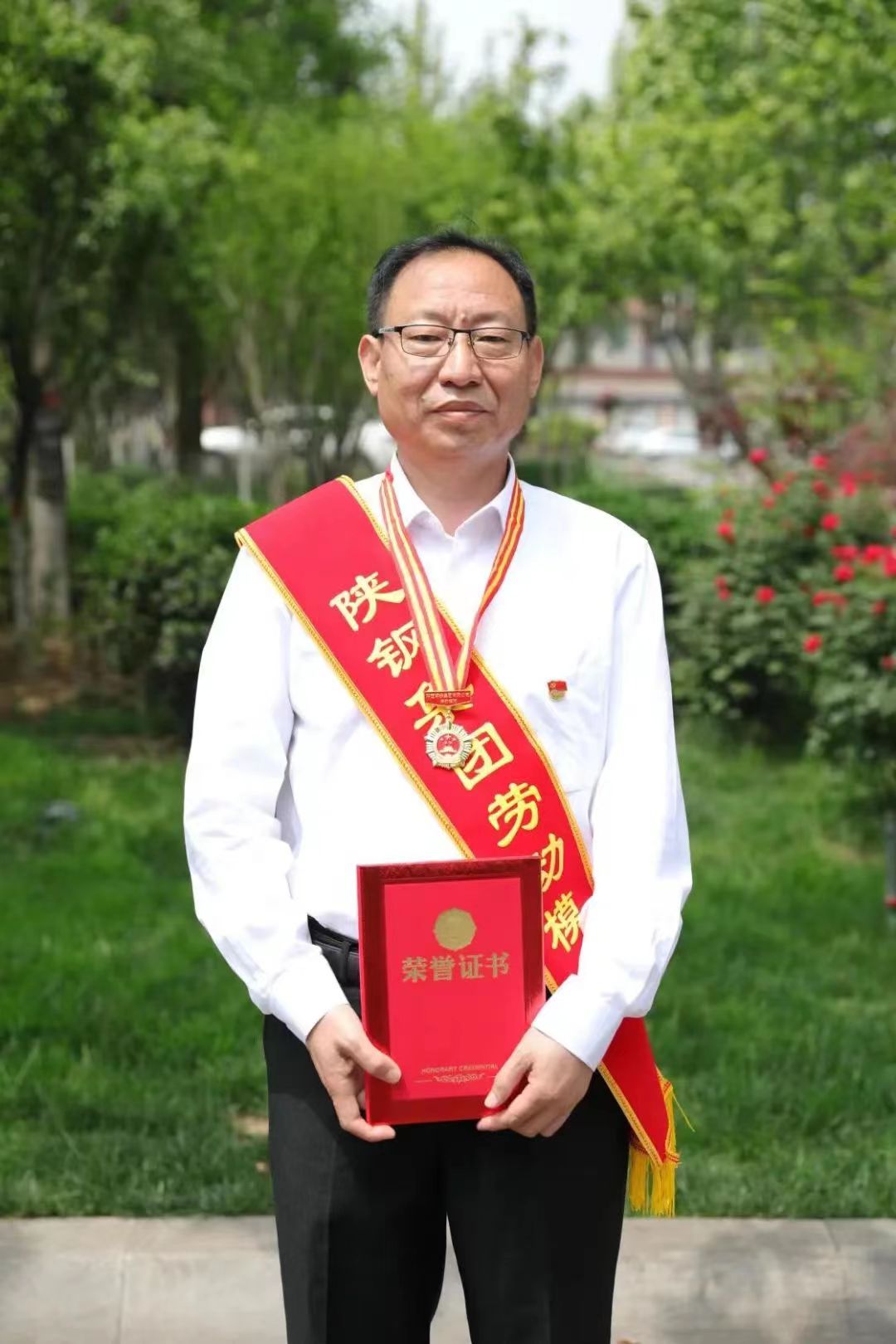 不忘初心 踏浪前行 勇當改革創(chuàng)新路上的“急先鋒”——漢鋼公司黨委委員、燒結廠黨委書記、廠長 韋勝利 不忘初心 踏浪前行 勇當改革創(chuàng)新路上的“急先鋒”——漢鋼公司黨委委員、燒結廠黨委書記、廠長 韋勝利