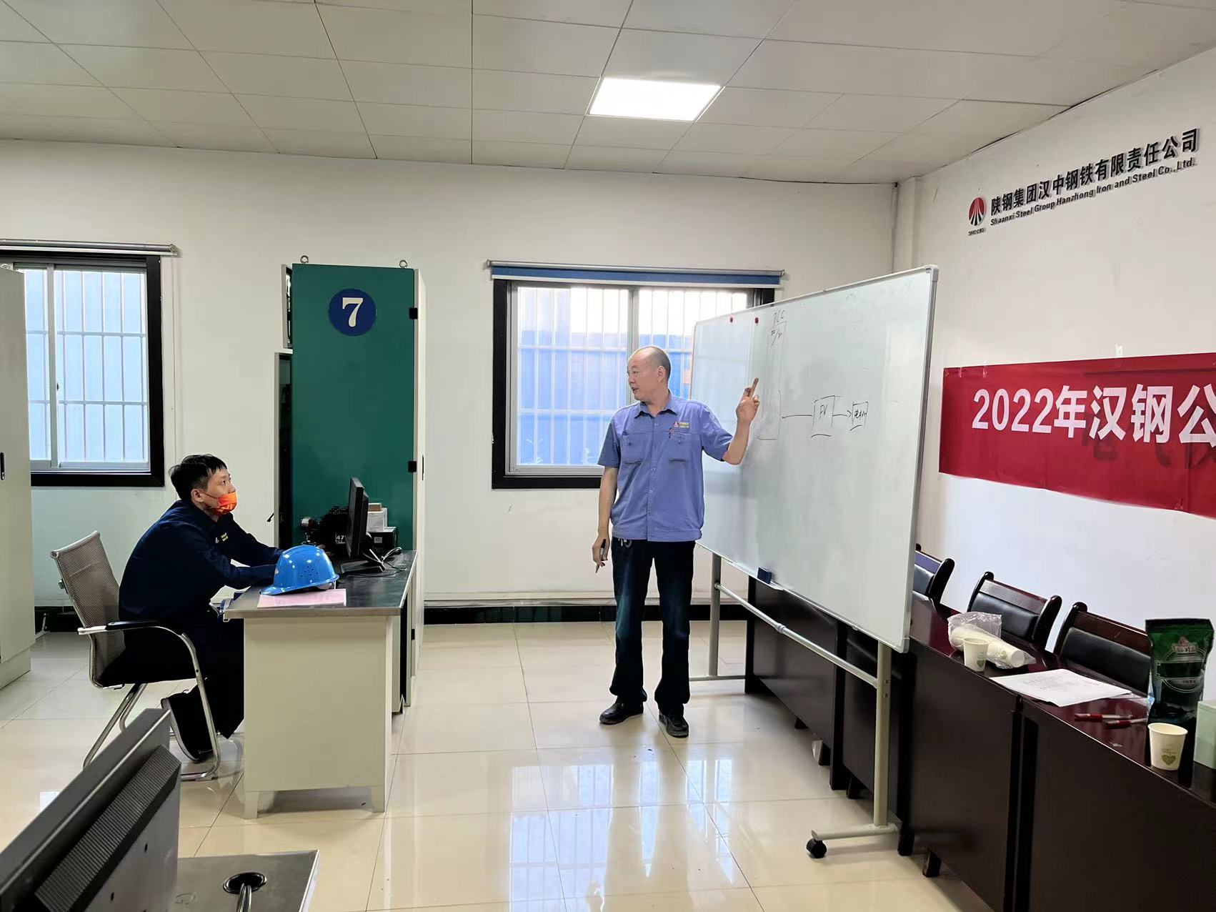 接地氣的電氣管理人!超贊 接地氣的電氣管理人!超贊