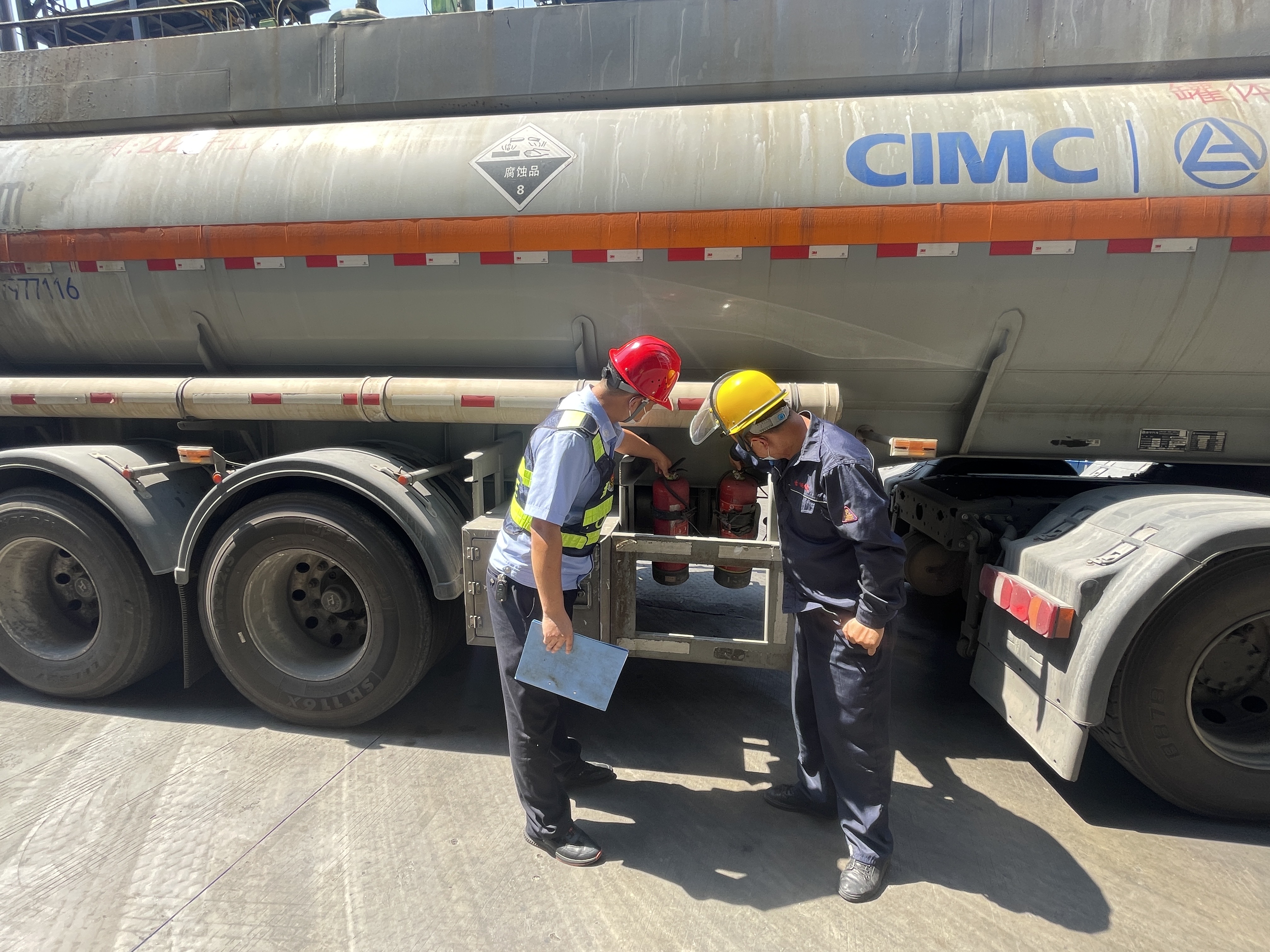 �Ų顰�L�U�c��  ������ȫ�[�� ---���l�������_չ�ļ�Σ��Ʒ܇�v�\ݔ��헙z��