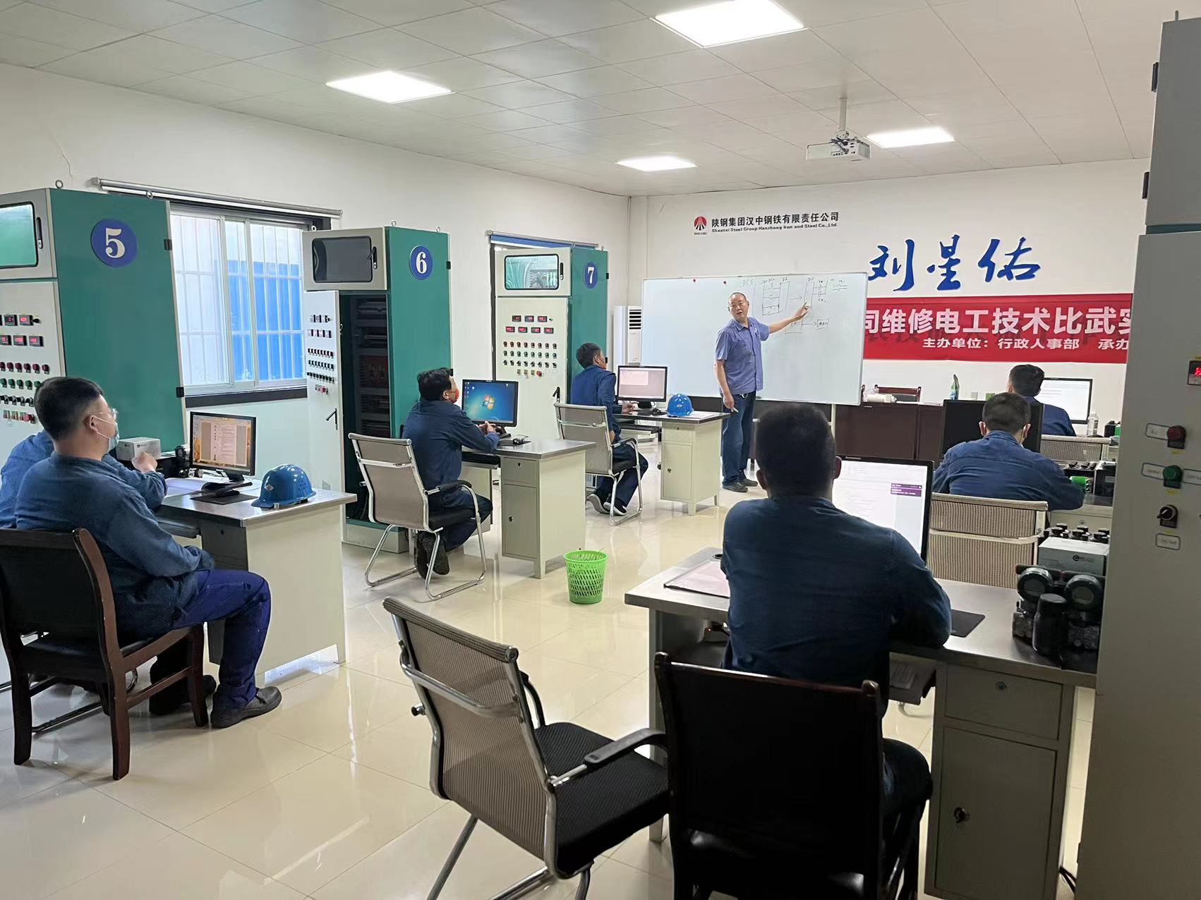 �l�]������������ ׌���Ҹ��л���