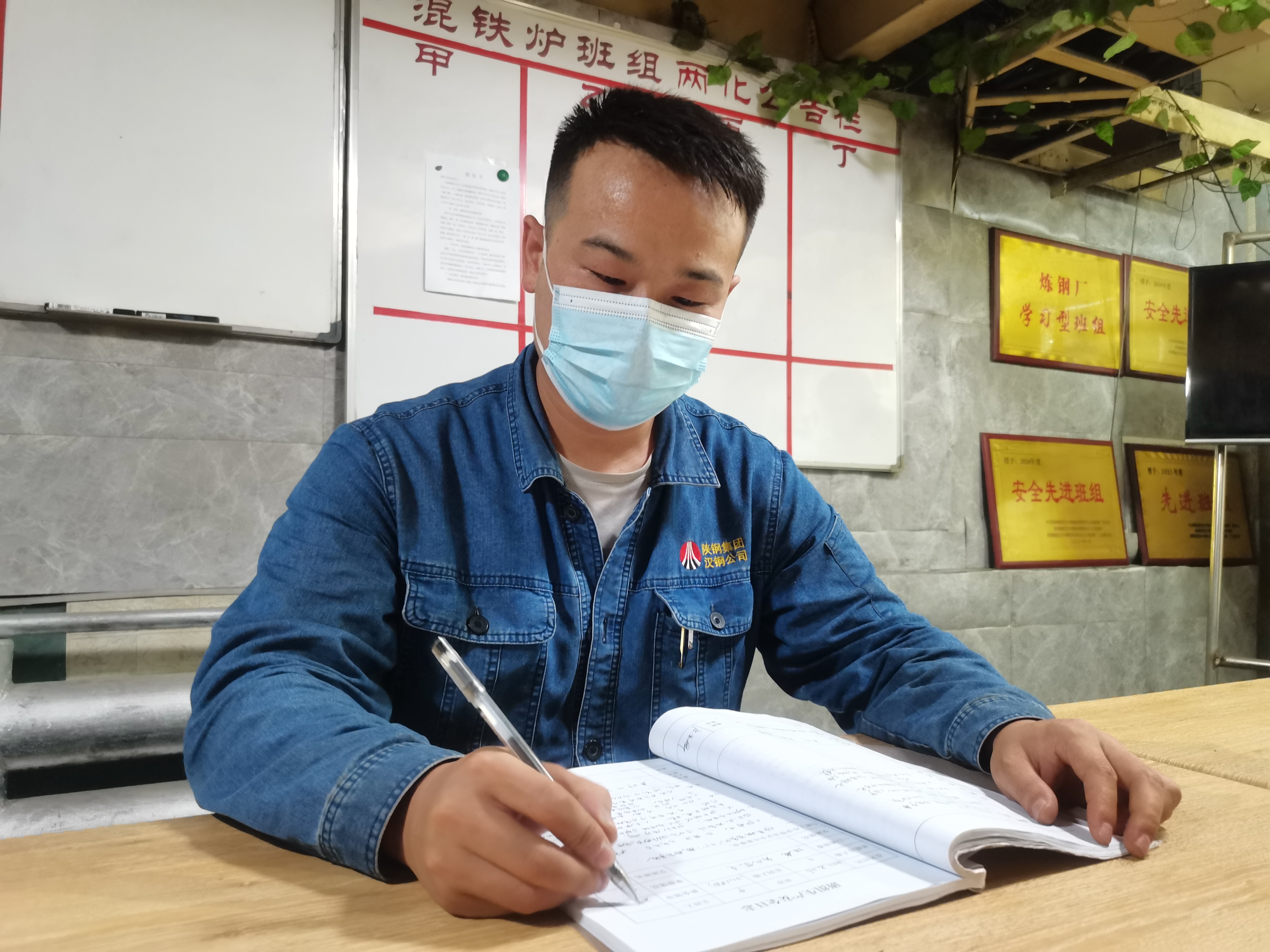 ��С���L��holdס����؟�Ρ�