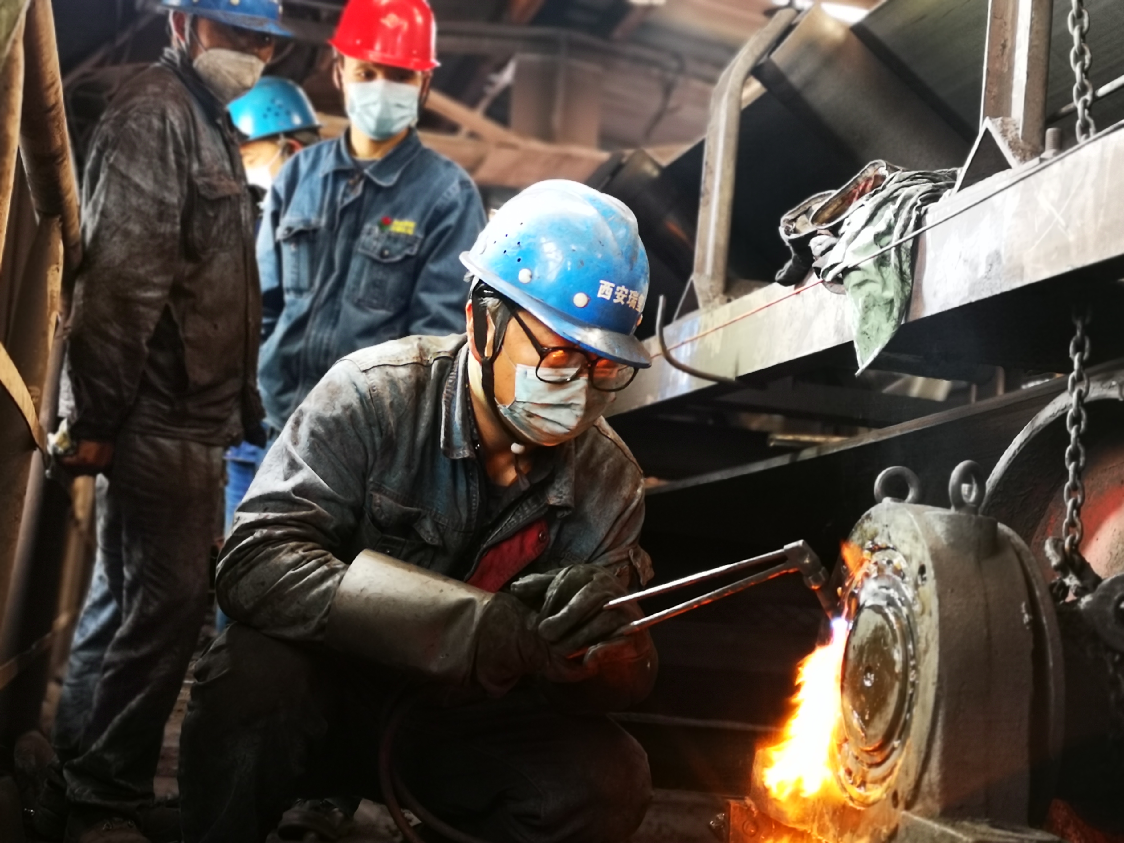 �������L���O����ɫ����Ƭ