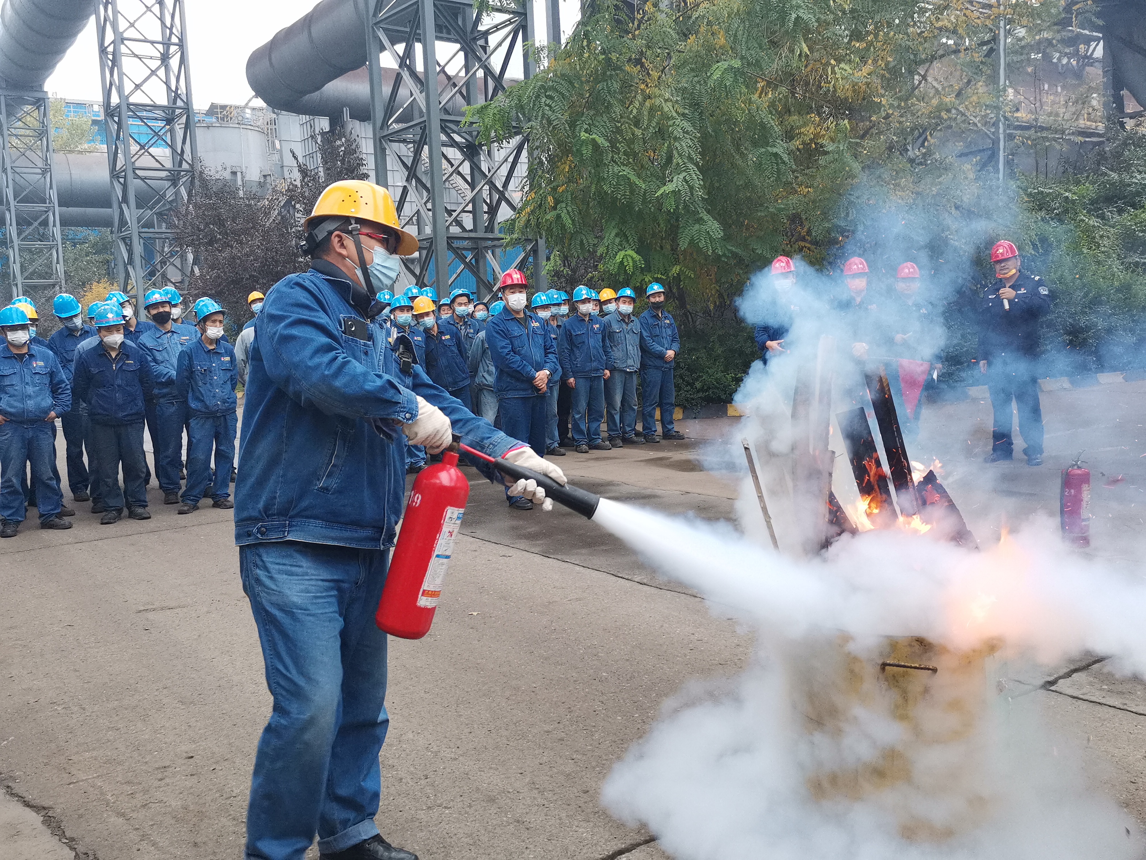 消防宣傳月 煉鋼廠“走心”不“走形” 消防宣傳月 煉鋼廠“走心”不“走形”