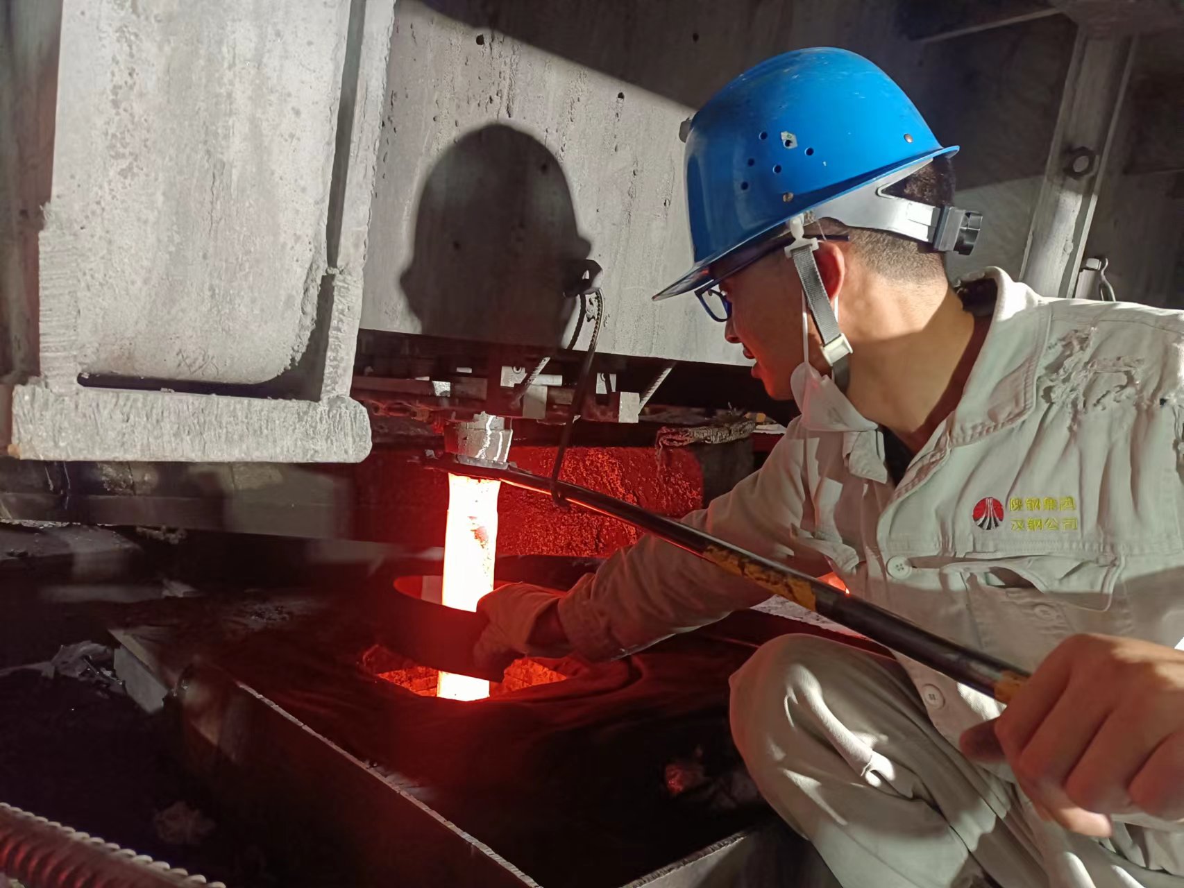 �۽���M�����������������h