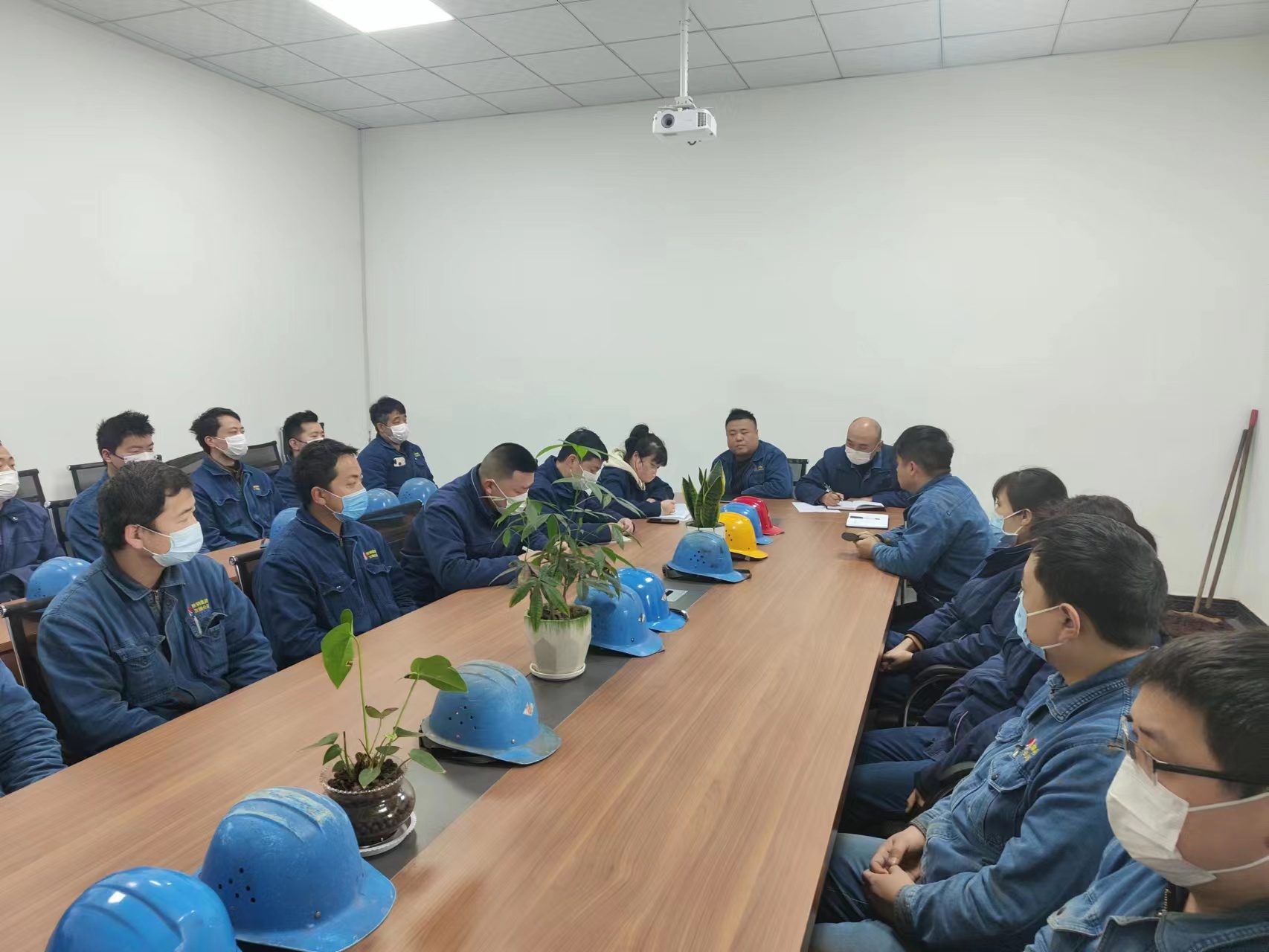 ������������  ���M�x��