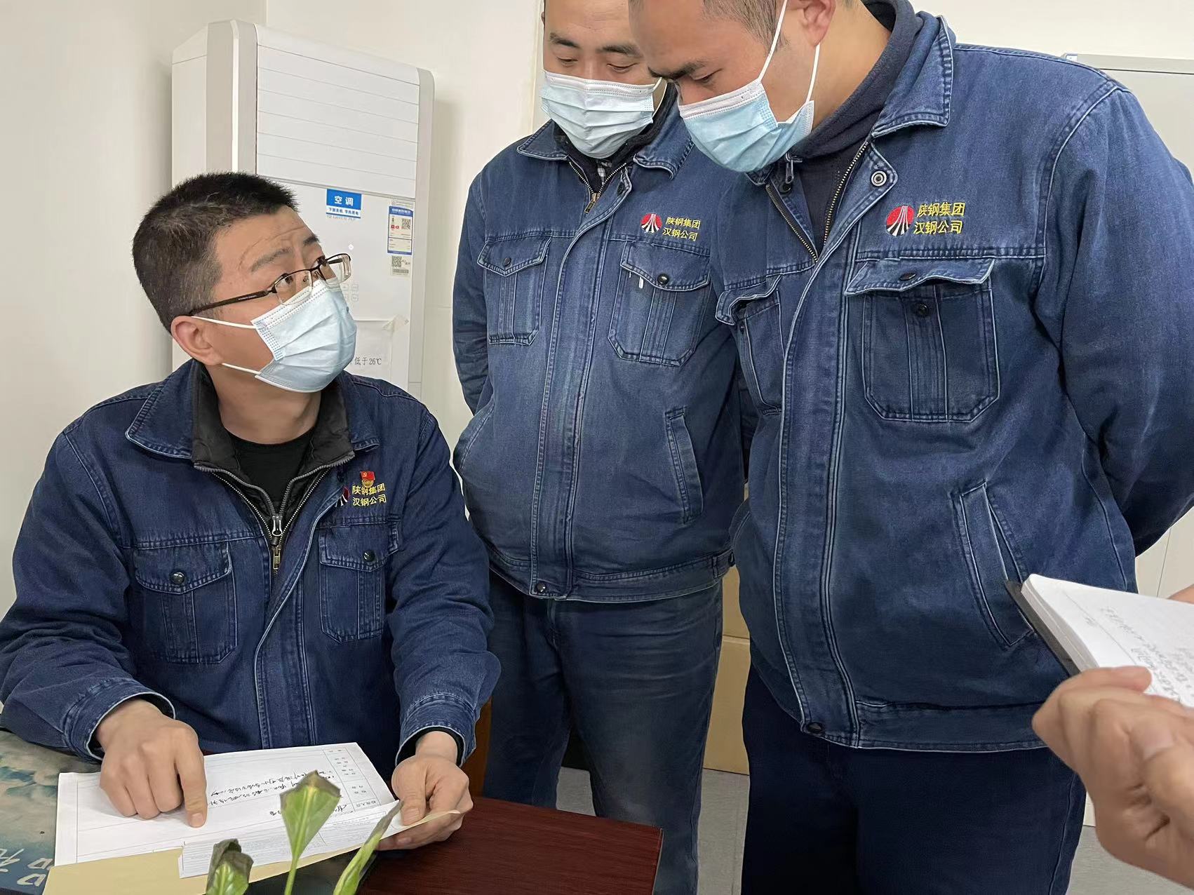 ������������  ���M�x��