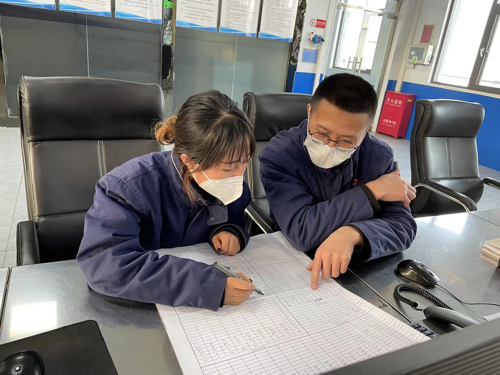 �����e�롱���������Ļ�ʾ���c