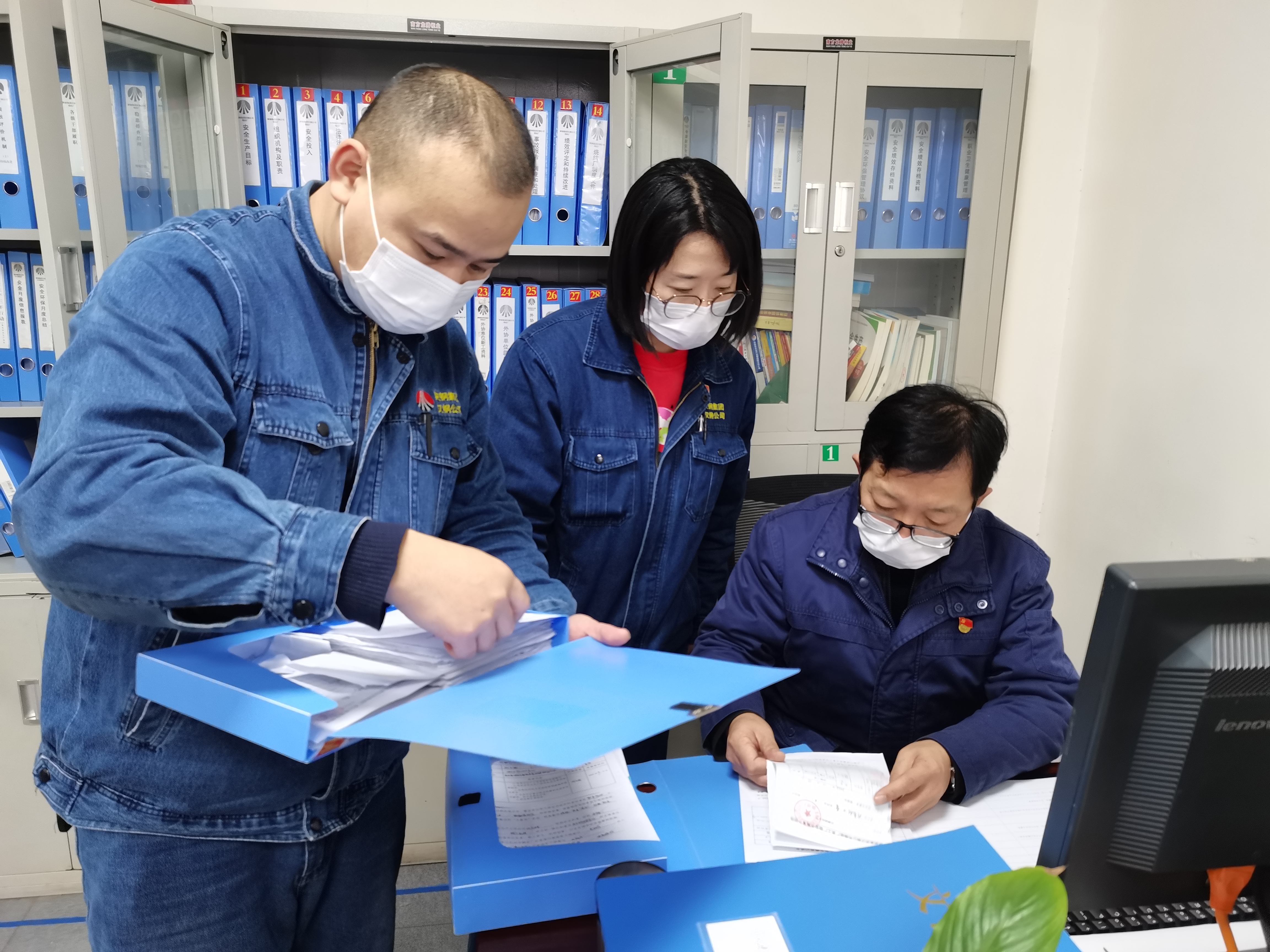 ��á��A��ᘡ��^�á���������