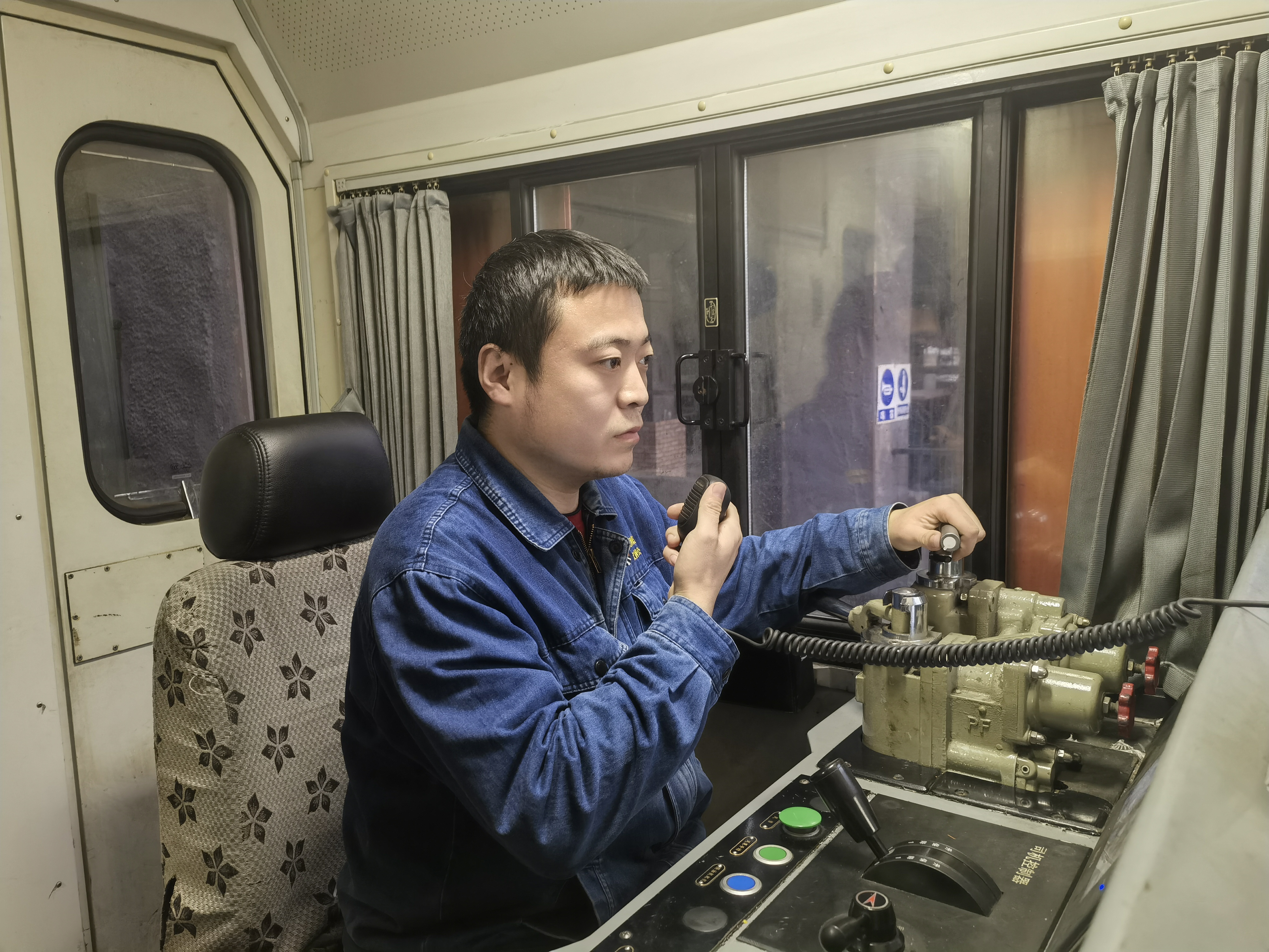 春節不打烊 看他們的最美“敬業福” 春節不打烊 看他們的最美“敬業福”