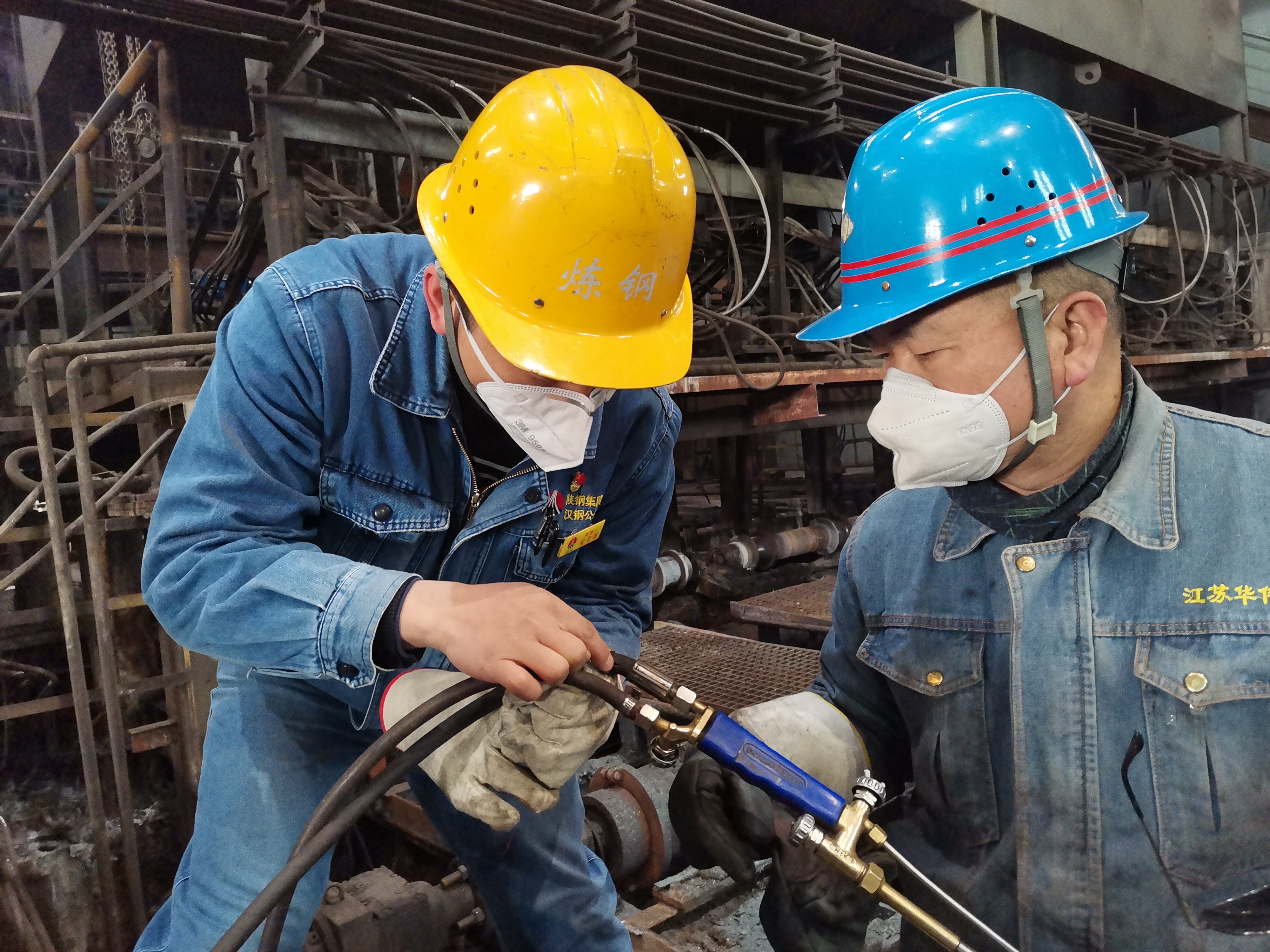 檢修現場的“英雄聯盟” 檢修現場的“英雄聯盟”