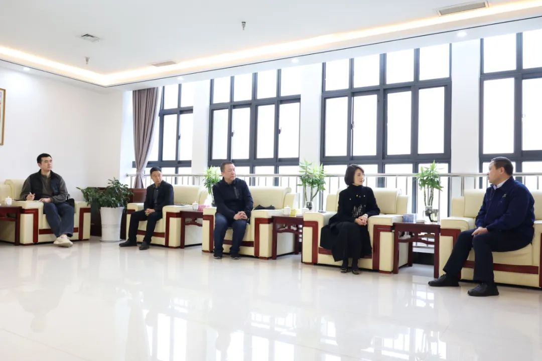 漢中市產業發展投資有限公司董事長、總經理李玉梅一行到公司調研座談 漢中市產業發展投資有限公司董事長、總經理李玉梅一行到公司調研座談